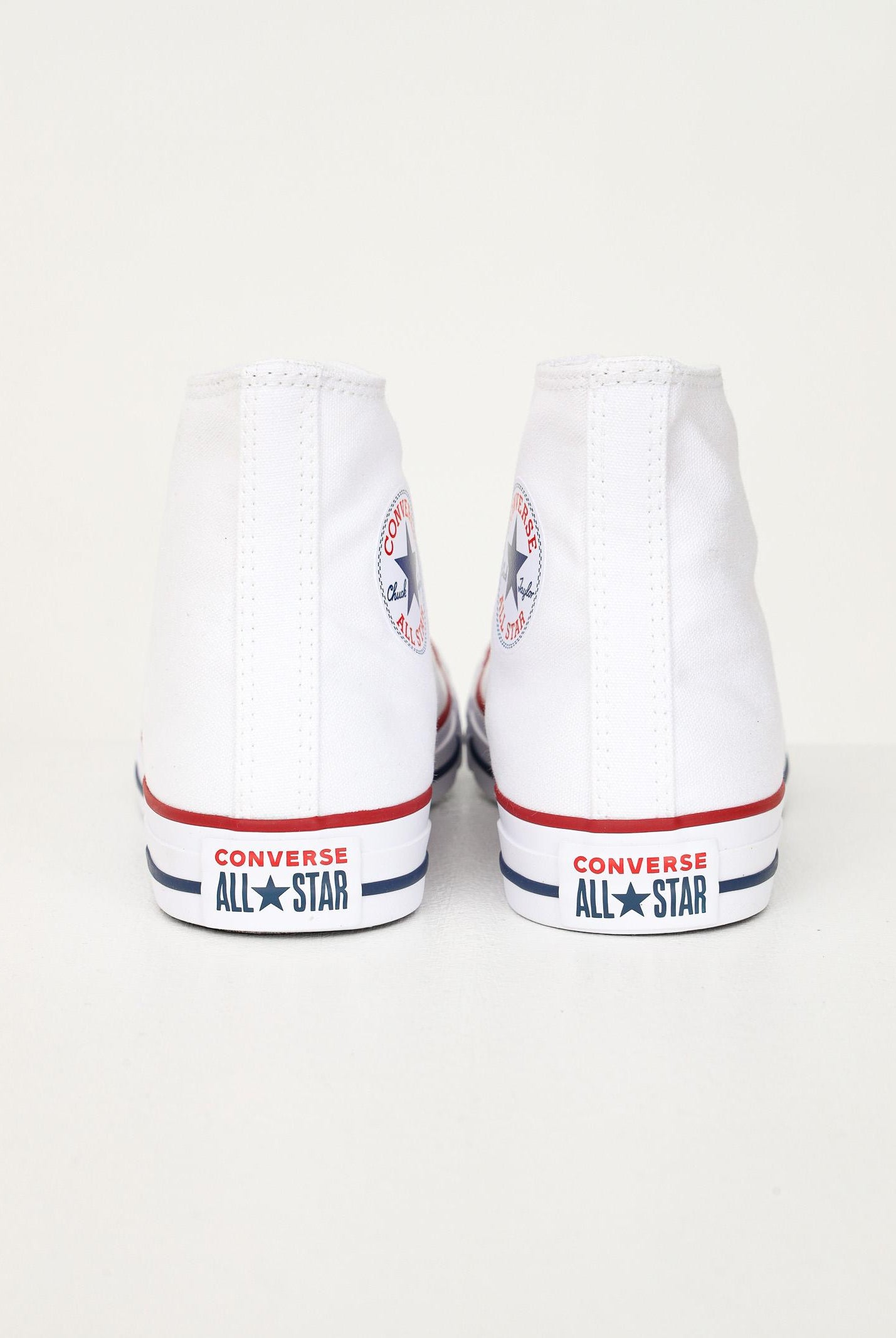 Sneakers CHUCK TAYLOR ALL STAR CLASSIC bianche per uomo e donna M7650C . CONVERSE