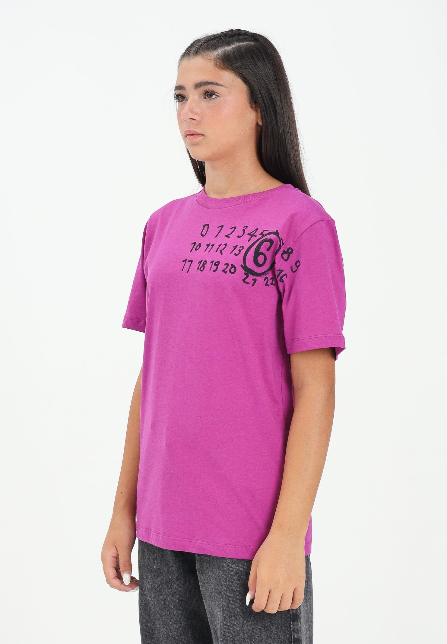 MAISON MARGIELA T-shirt a manica corta color prugna per donna, ragazzi e bambini arricchita da un logo Hand Written M60897MM02Y M6602 MAISON MARGIELA