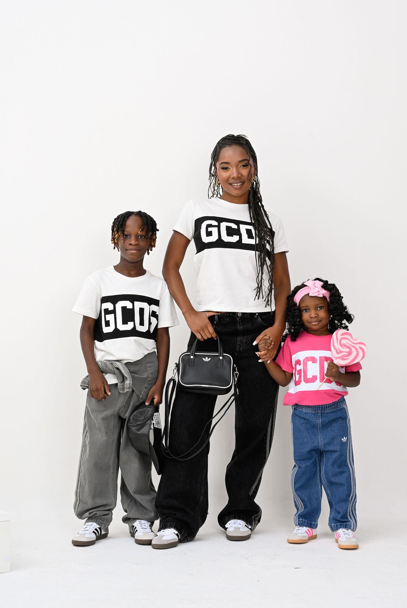 GCDS T-shirt a manica corta fucsia per bambino e bambina con stampa logo GCDS B2KU2329JF1 59 GCDS