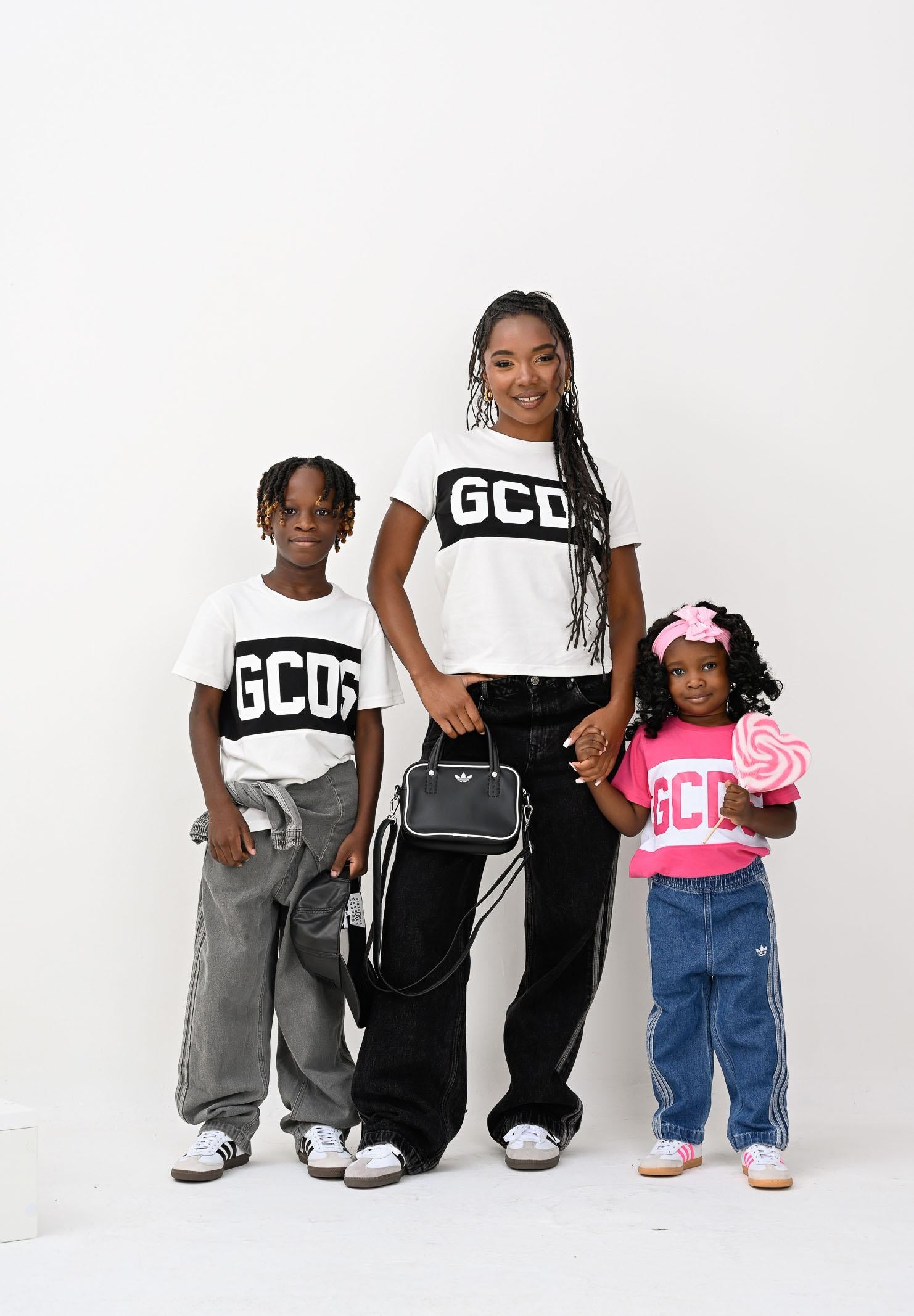 GCDS T-shirt a manica corta fucsia per bambino e bambina con stampa logo GCDS B2KU2329JF1 59 GCDS