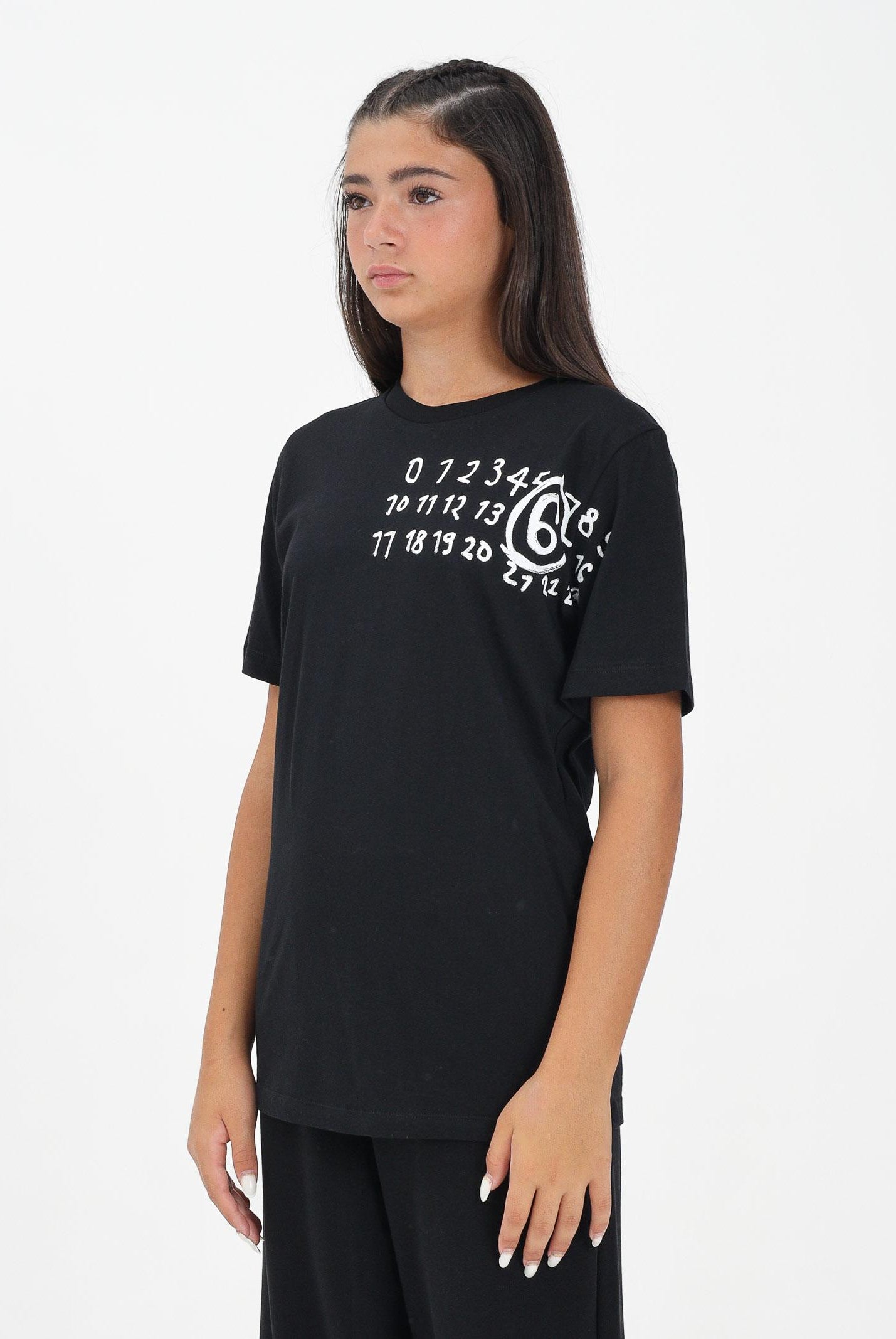 MAISON MARGIELA T-shirt a manica corta nera per donna, ragazzi e bambini arricchita da un logo Hand Written M60897MM02Y M6900 MAISON MARGIELA