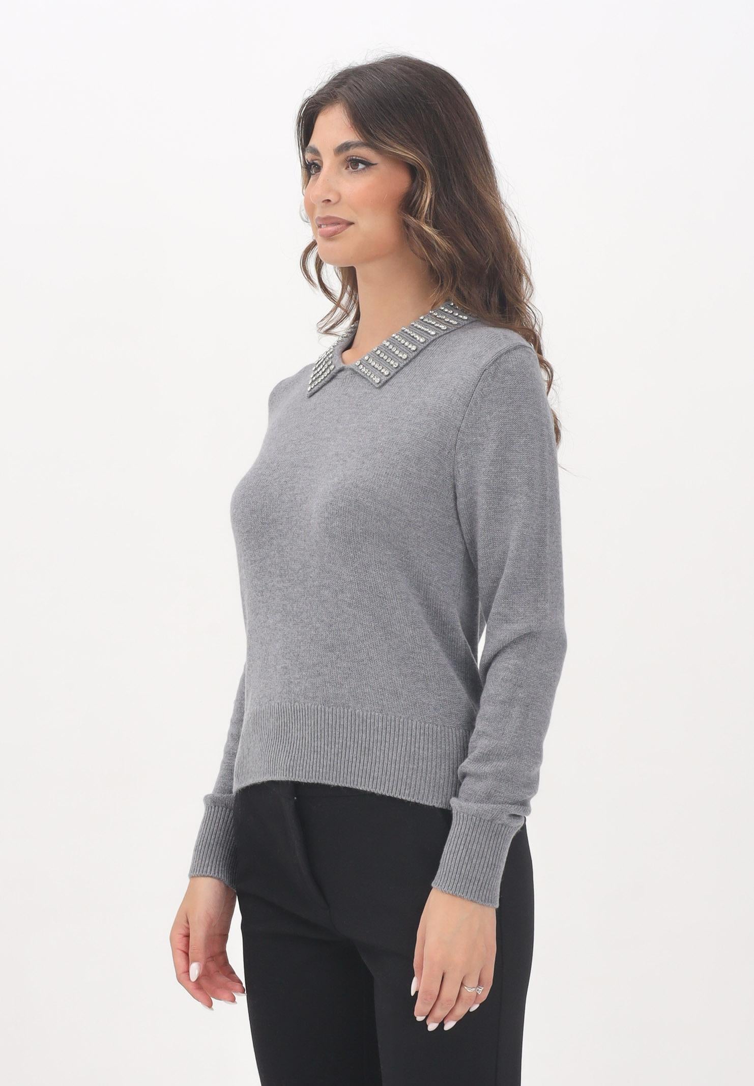 PINKO Maglioncino grigio da donna con colletto impreziosito da pietre gioiello 105530A2S4 II2 PINKO