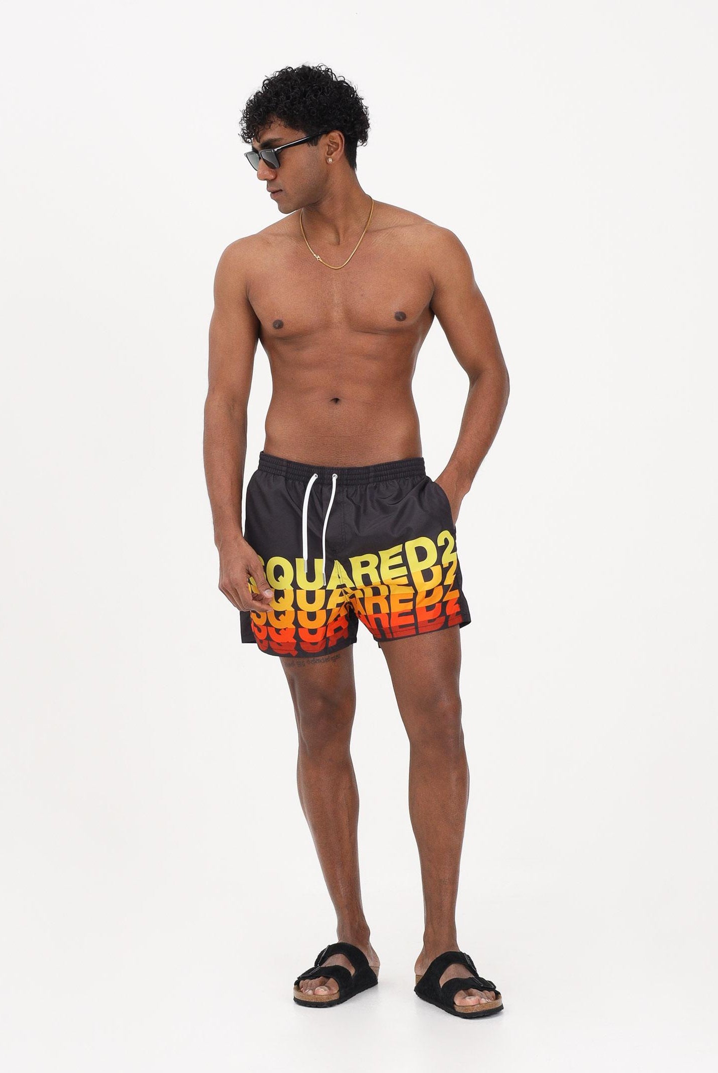 DSQUARED2 Shorts mare nero da uomo con maxi stampa logo D7B626710 001 DSQUARED2