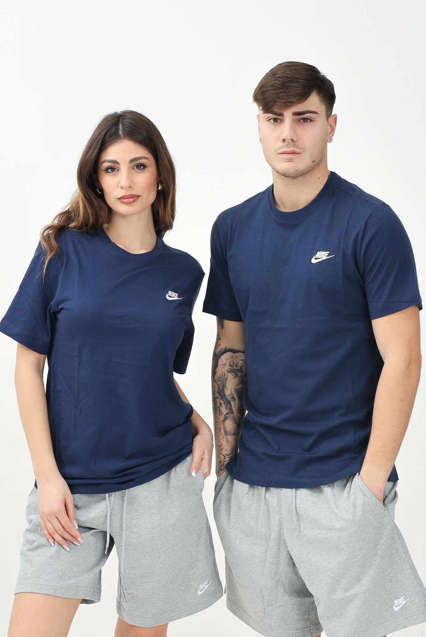 NIKE T-shirt a manica corta Nike Sportswear Club blu per uomo e donna AR4997 410 NIKE