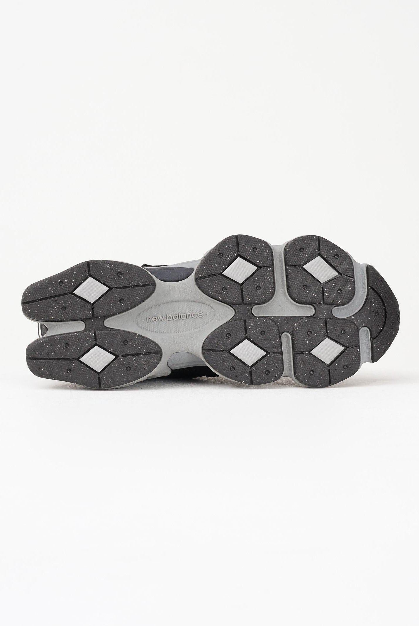 NEW BALANCE Sneakers 9060 nere per uomo e donna U9060ORA . NEW BALANCE