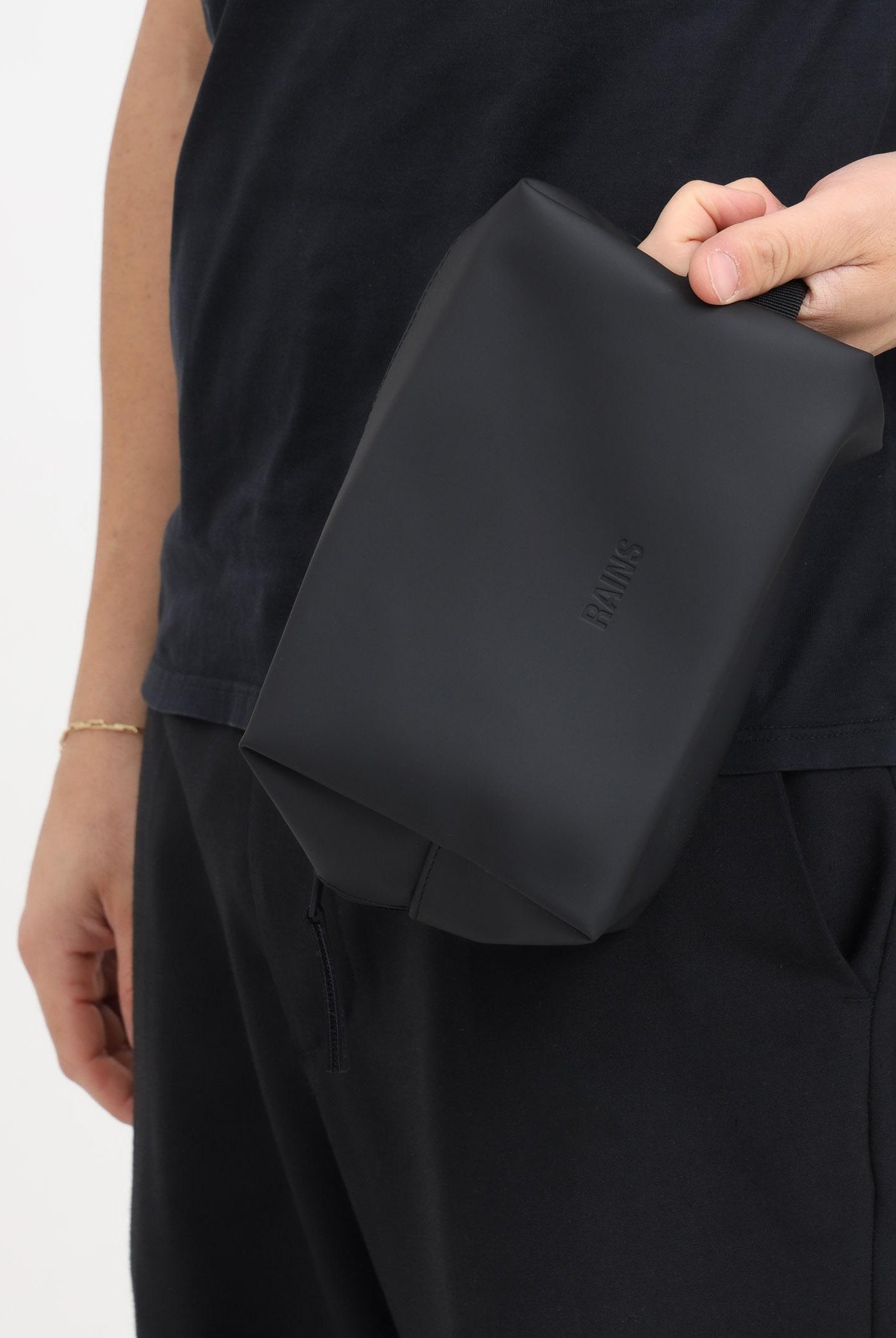 RAINS Pochette Wash Bag Small nera per uomo e donna RA15580 BLA RAINS