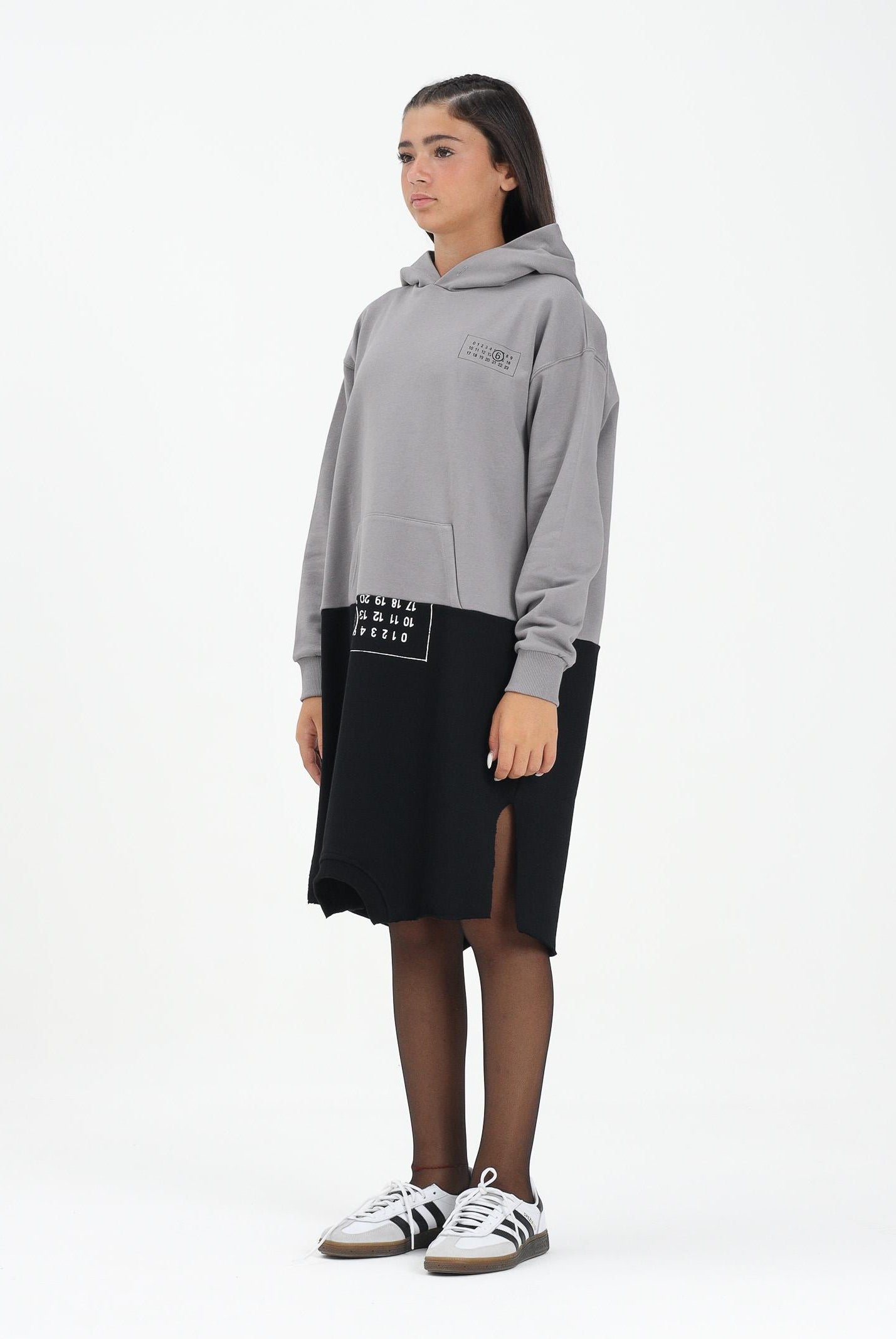 MAISON MARGIELA Abito maxi felpa grigia e nera per donna e ragazze dallo stile re-cut MM6 M60852MM04H M6C37 MAISON MARGIELA