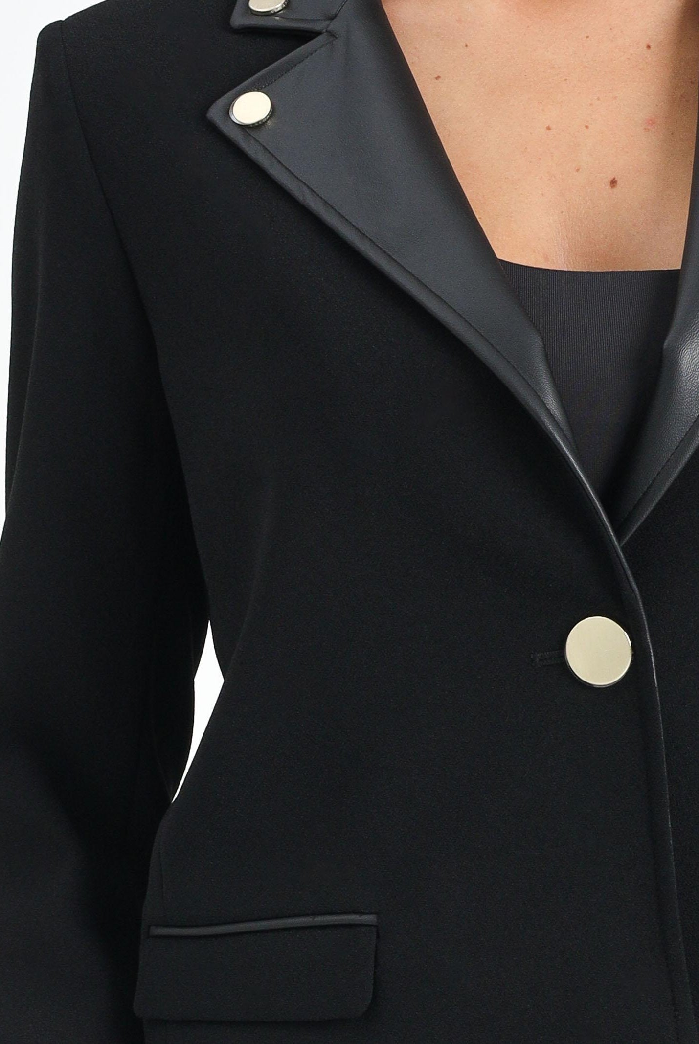 ARMANI EXCHANGE Giacca nera da donna con revers in ecopelle XW000676AF16149 UC001 ARMANI EXCHANGE