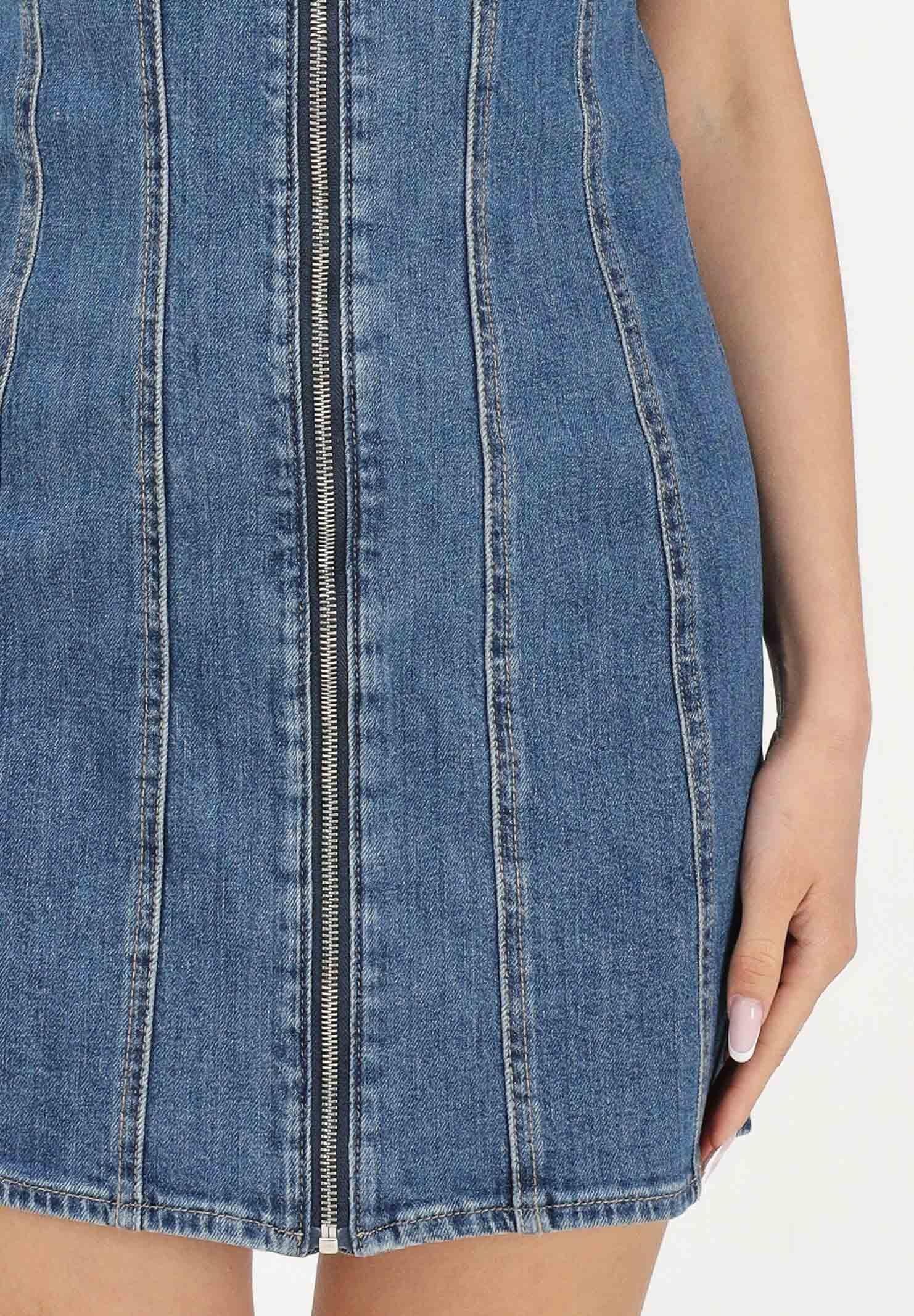 LEVI'S Abito corto in denim medio da donna 005EW-0003 . LEVI'S®