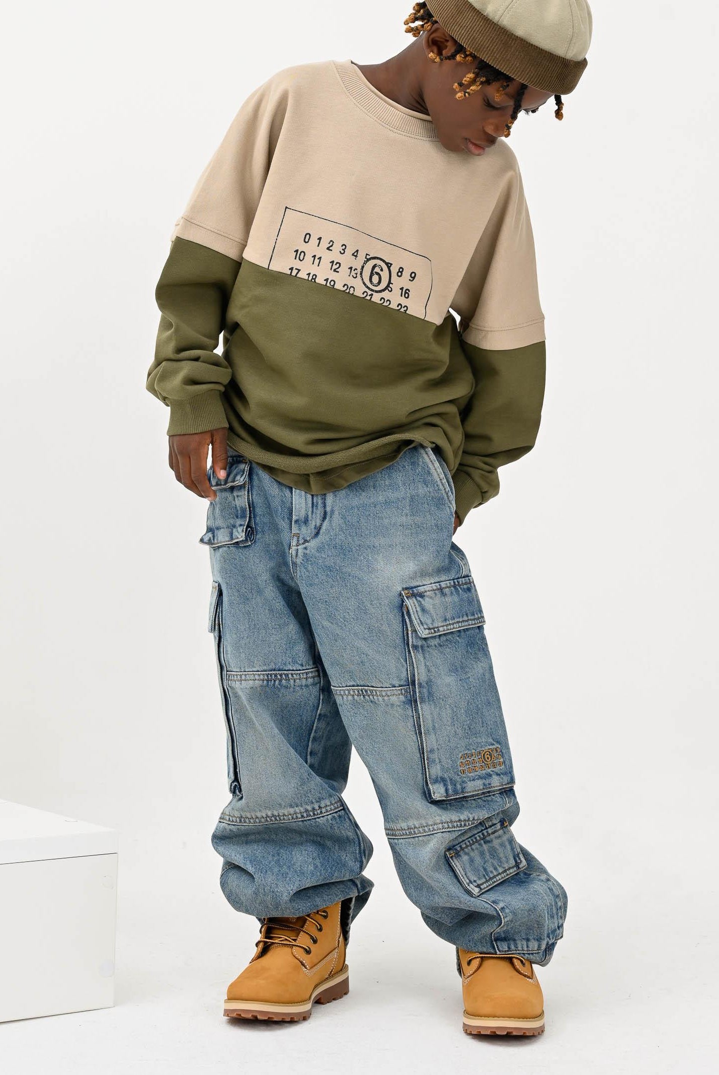 MAISON MARGIELA Jeans cargo in denim chiaro per donna, ragazzi e bambini con Numeric logo ricamato M60793MM05V M601 MAISON MARGIELA