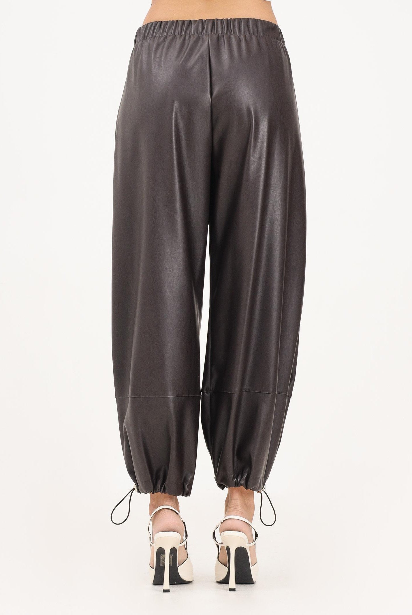 VICOLO Pantalone in ecopelle marrone da donna TF1043 MA VICOLO
