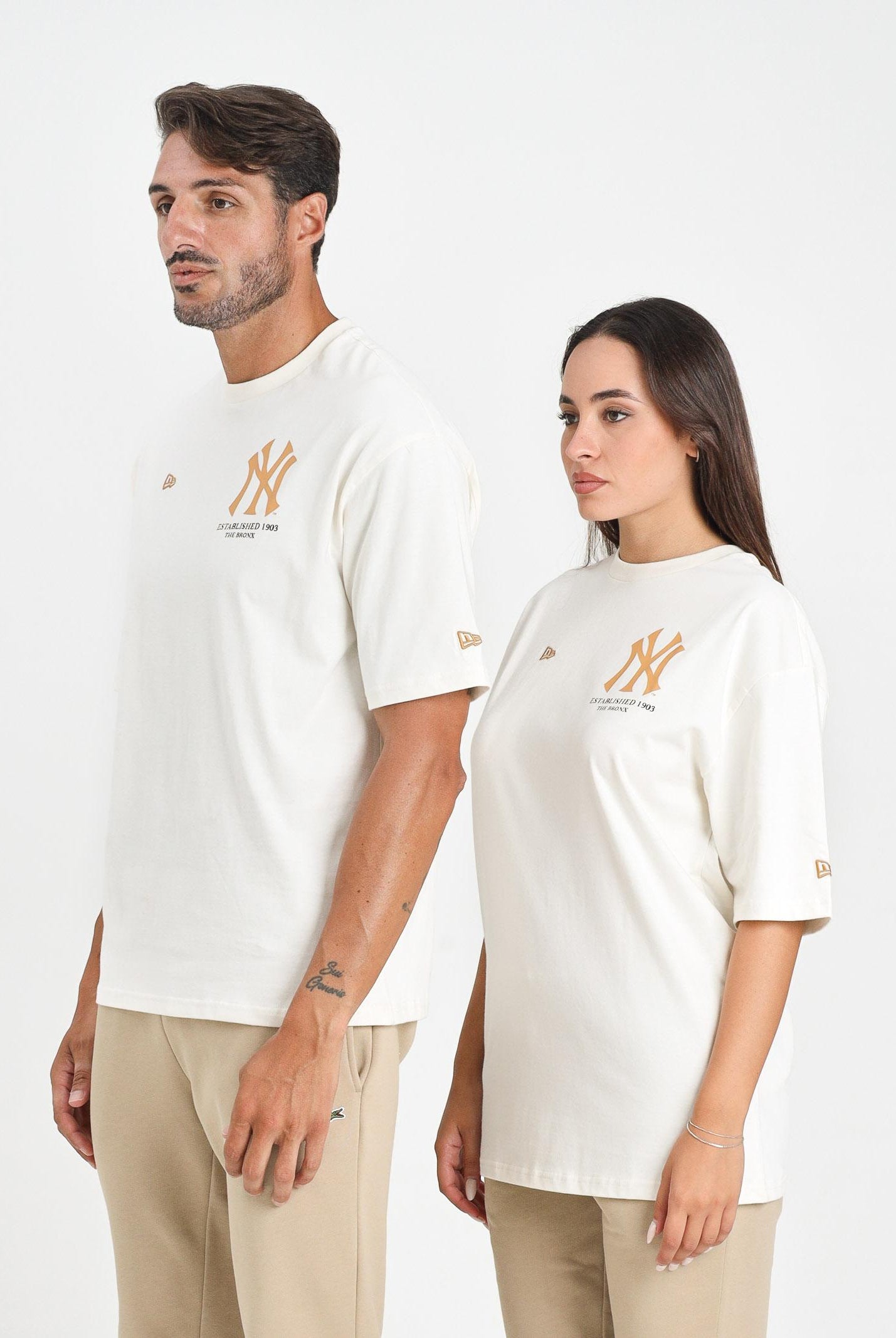 NEW ERA T-shirt a manica corta New York Yankees MLB Baseball Graphic panna per uomo e donna 60667854 . NEW ERA