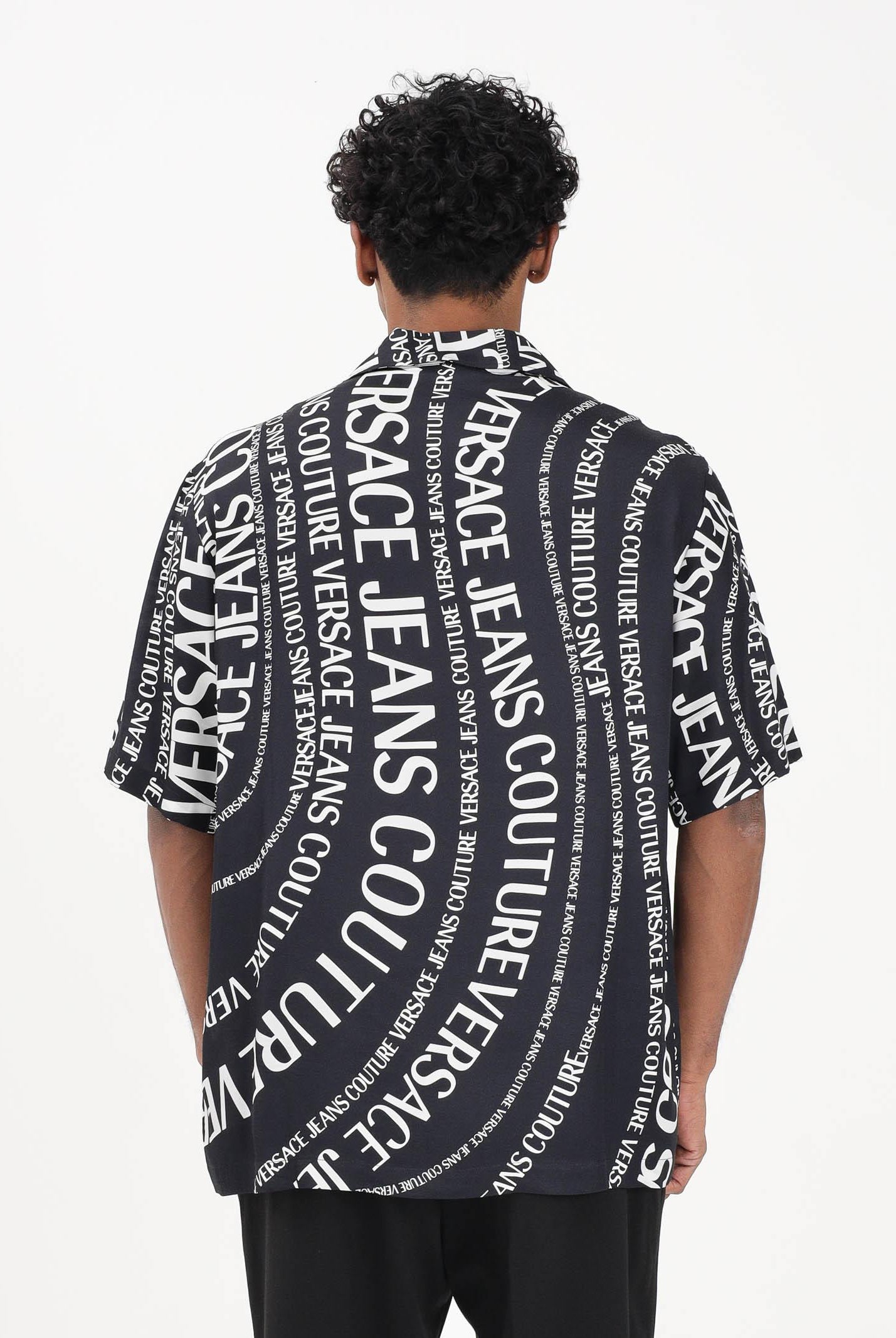VERSACE JEANS COUTURE Camicia a manica corta nera da uomo con stampa Logomania all-over 80GAL2B0NS772 L01 VERSACE JEANS COUTURE
