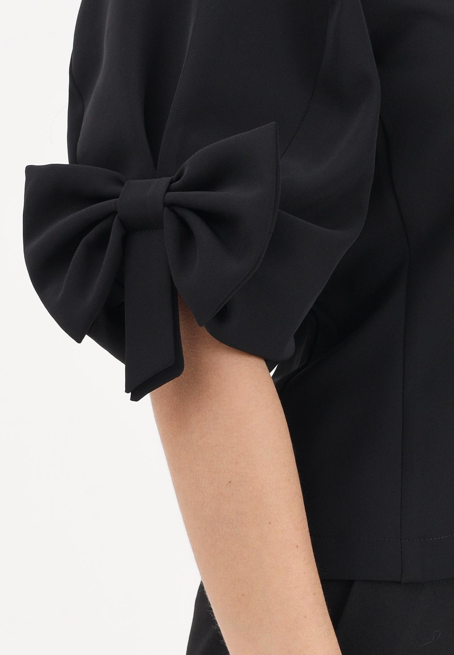 VICOLO Blusa nera da donna con fiocco applicato TAB0245 A99 VICOLO