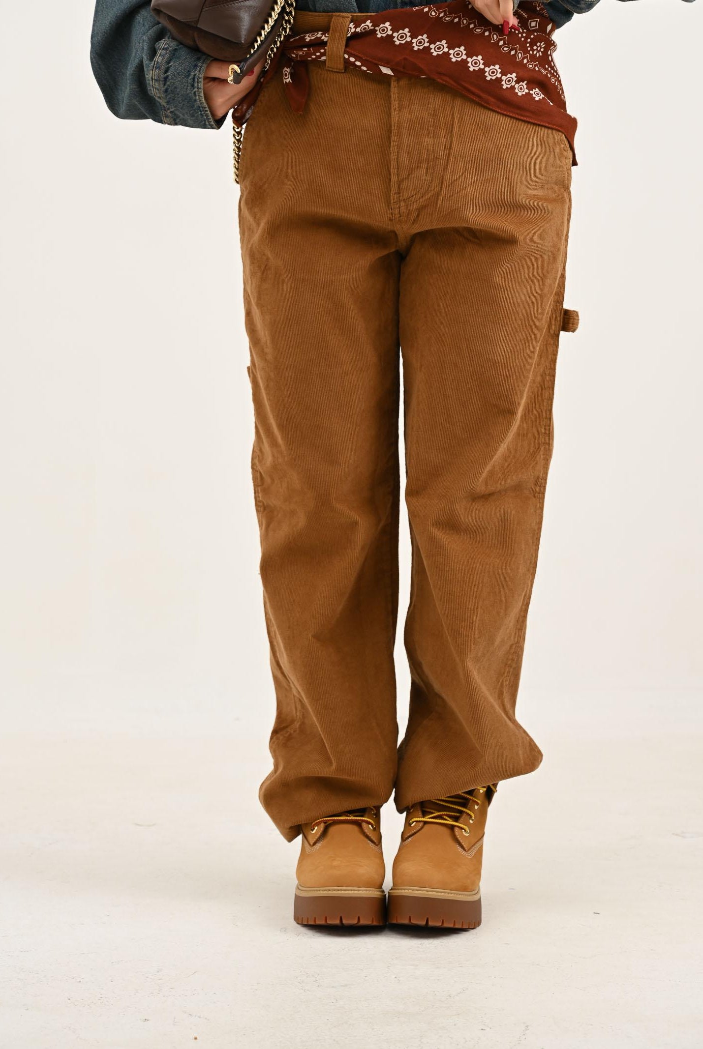 DICKIES pantaloni corduroy carpenter marrone in velluto da uomo a coste dalla vestibilità larga e dal taglio a gamba larga. DK0A863V0BD1 . DIckies