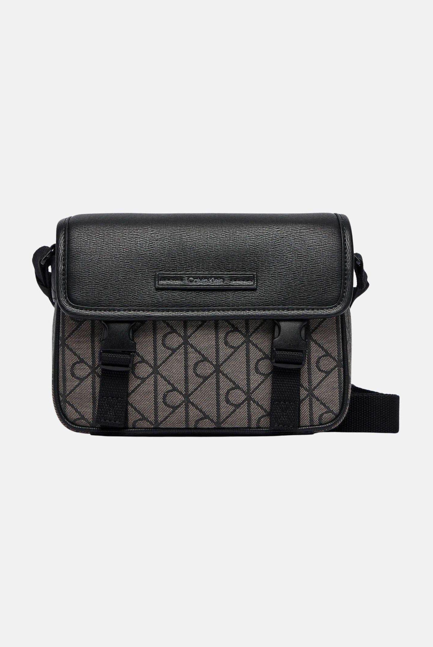 CALVIN KLEIN tracolla con logo monogram colore Lotus Beige-Black, beige e nero, uomo. LV04D3451G 7UL CALVIN KLEIN
