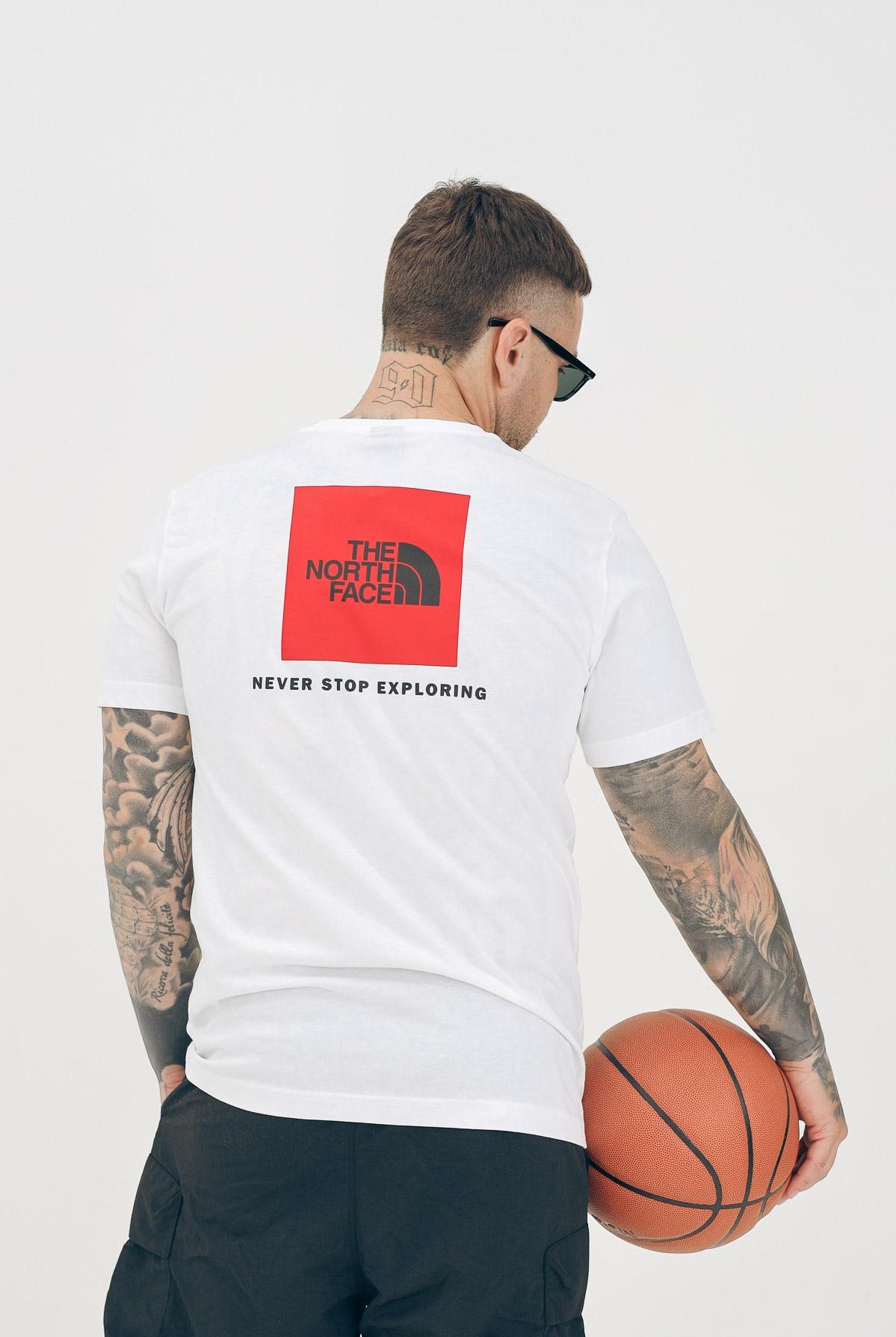 THE NORTH FACE T-shirt a manica corta NSE Reflective Box bianca da uomo NF0A87NPFN41 . THE NORTH FACE