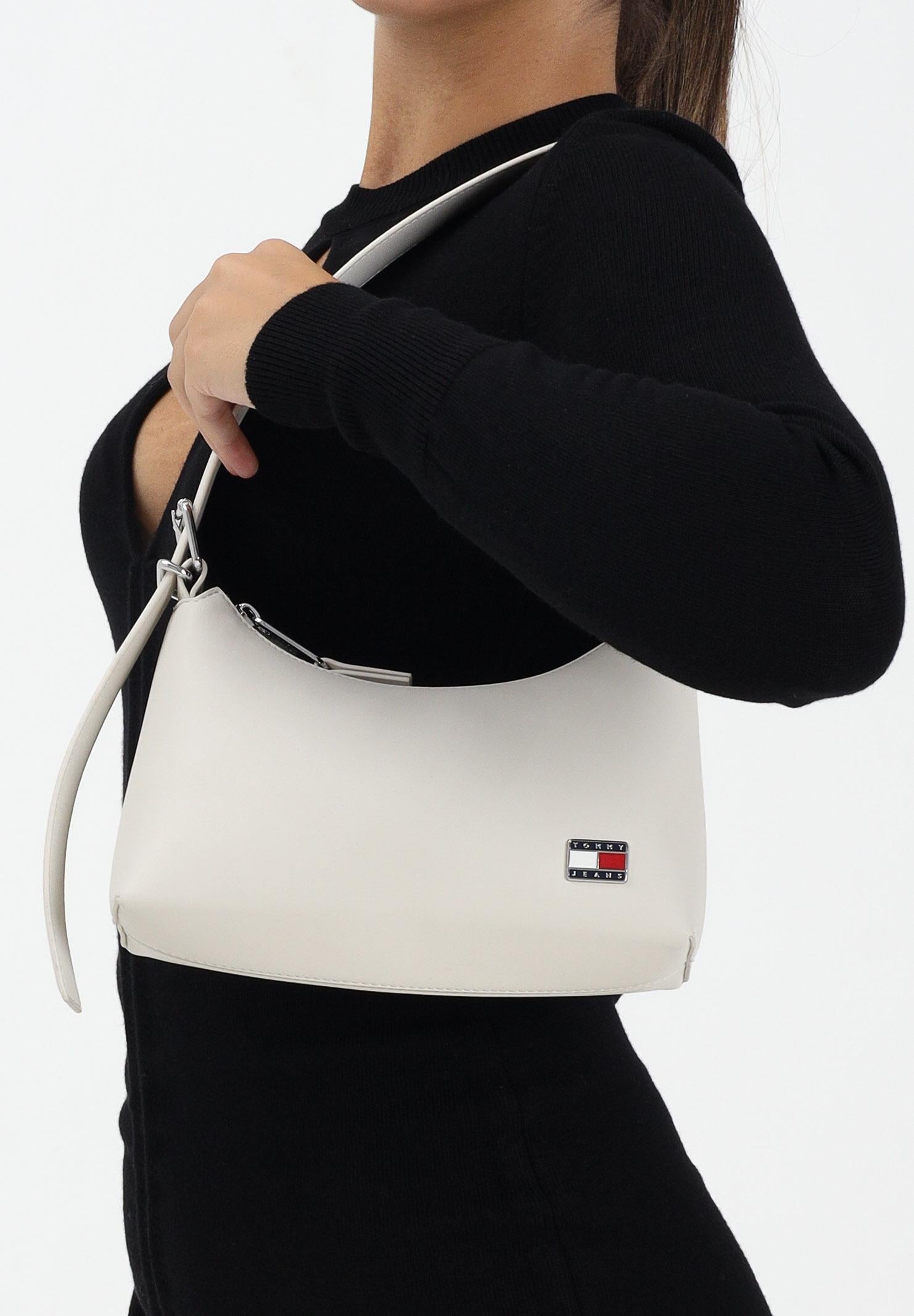 TOMMY JEANS Borsa a spalla panna da donna con logo AW0AW17873 BDS TOMMY JEANS