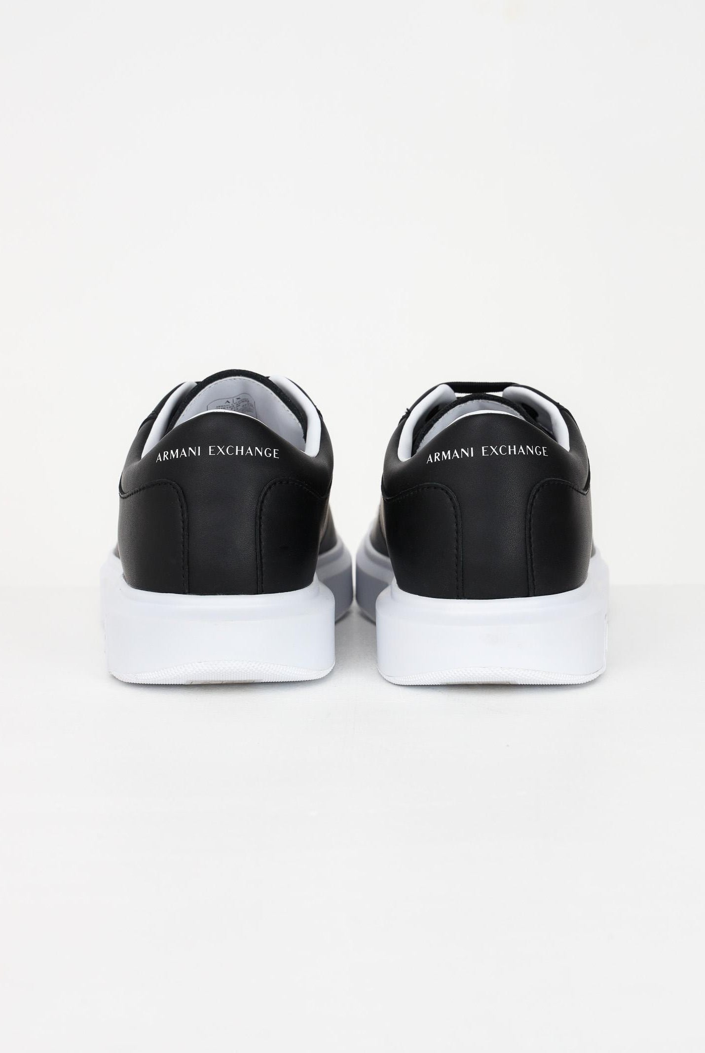 ARMANI EXCHANGE Sneakers nere da uomo con logo XUX123XV534 00002 ARMANI EXCHANGE