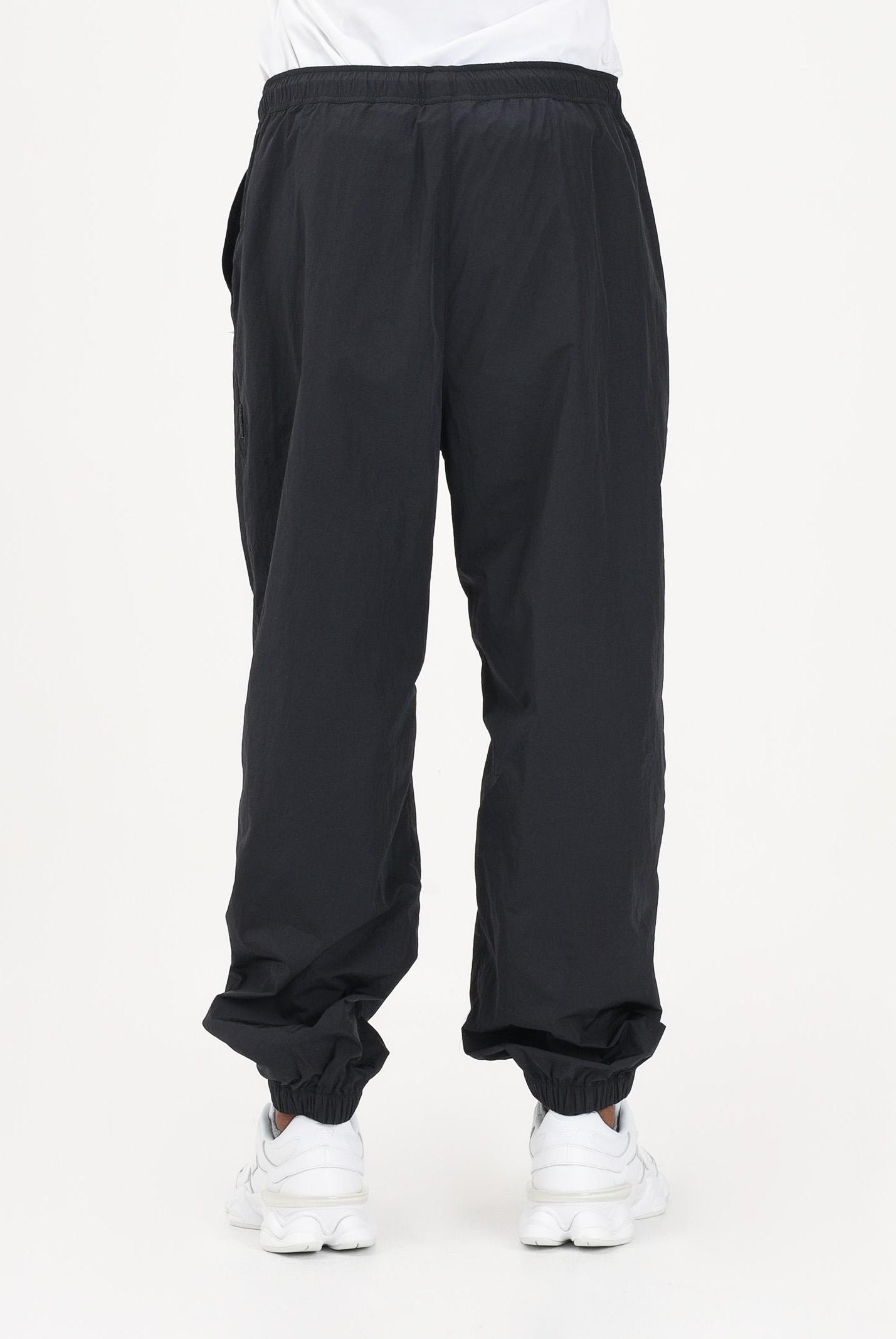 MARCELO BURLON COUNTY OF MILAN Pantalone sportivo nero da uomo con logo S6CMMAPA076 110 MARCELO BURLON COUNTY OF MILAN