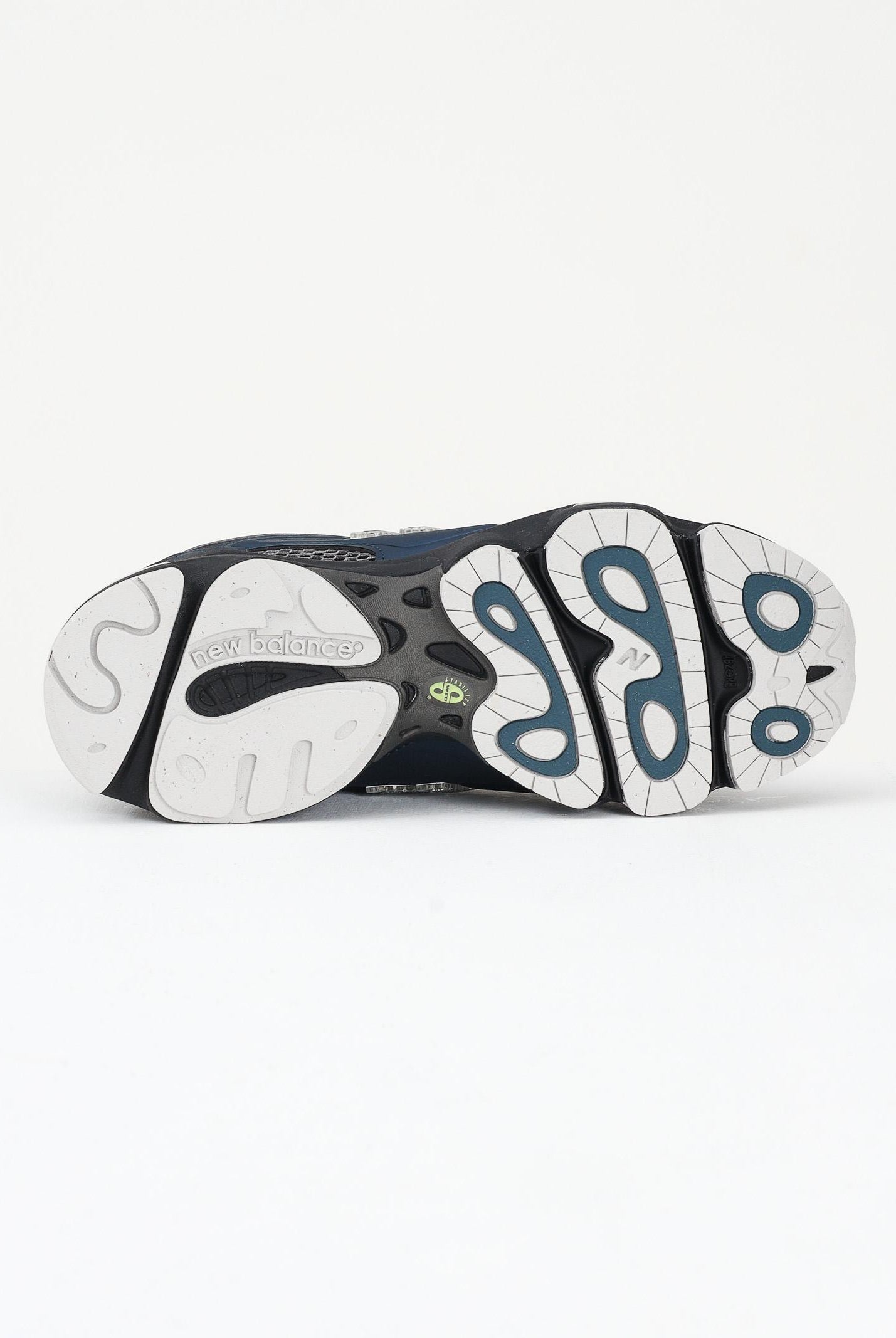 NEW BALANCE Sneakers 1000 ottanio e argento per uomo e donna M1000S . NEW BALANCE