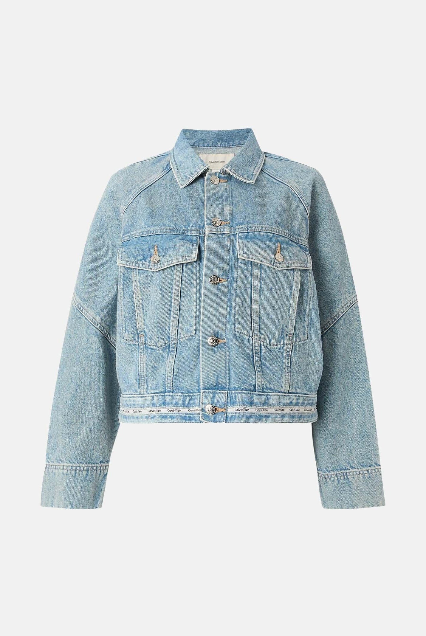 CALVIN KLEIN JEANS Giacca di jeans Boxy Logo Tape Denim Jacket, colore brand Fresh Water corrispondente all'azzurro chiaro, da donna. LV047G726G YP3 CALVIN KLEIN JEANS