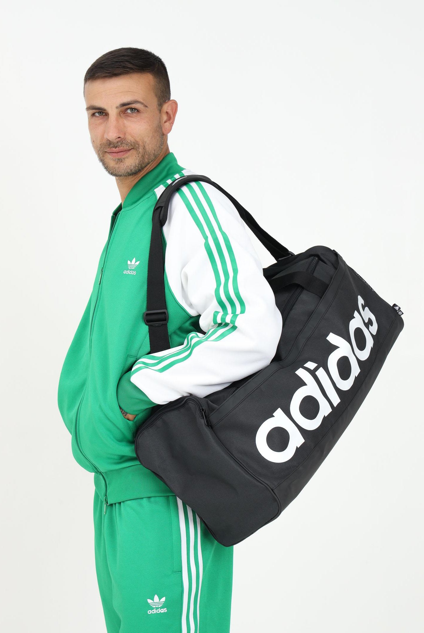 Borsone Essentials Linear Medium nera per uomo e donna HT4743 ADIDAS PERFORMANCE