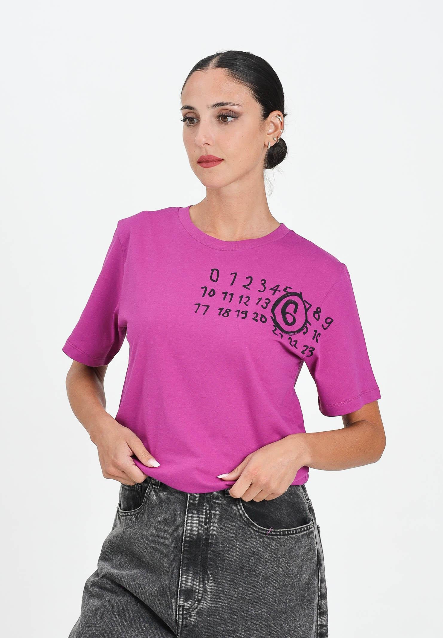 MAISON MARGIELA T-shirt a manica corta color prugna per donna, ragazzi e bambini arricchita da un logo Hand Written M60897MM02Y M6602 MAISON MARGIELA