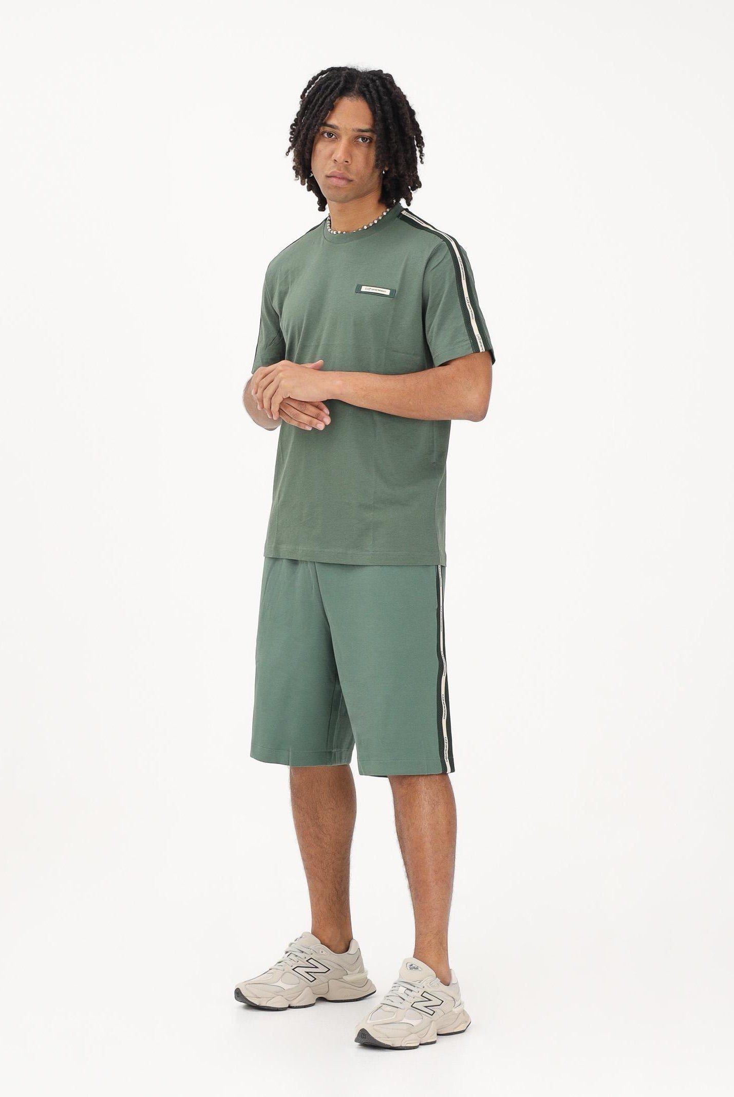 EA7 Shorts sportivo verde salvia da uomo con bande logate laterali 7M001481AF12660 U7260 EA7