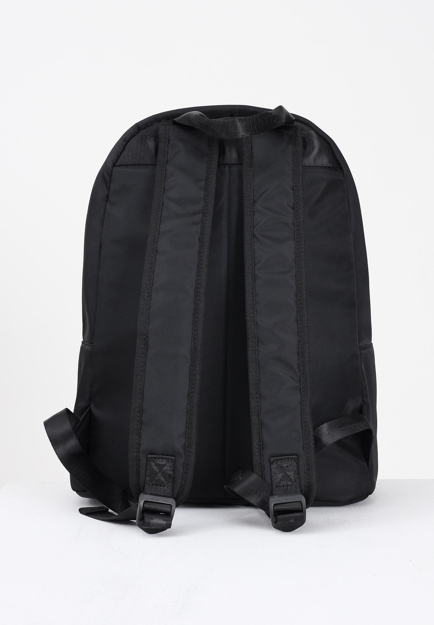 MARCELO BURLON COUNTY OF MILAN Zaino nero per uomo e donna con stampa COMAF250107 . MARCELO BURLON COUNTY OF MILAN