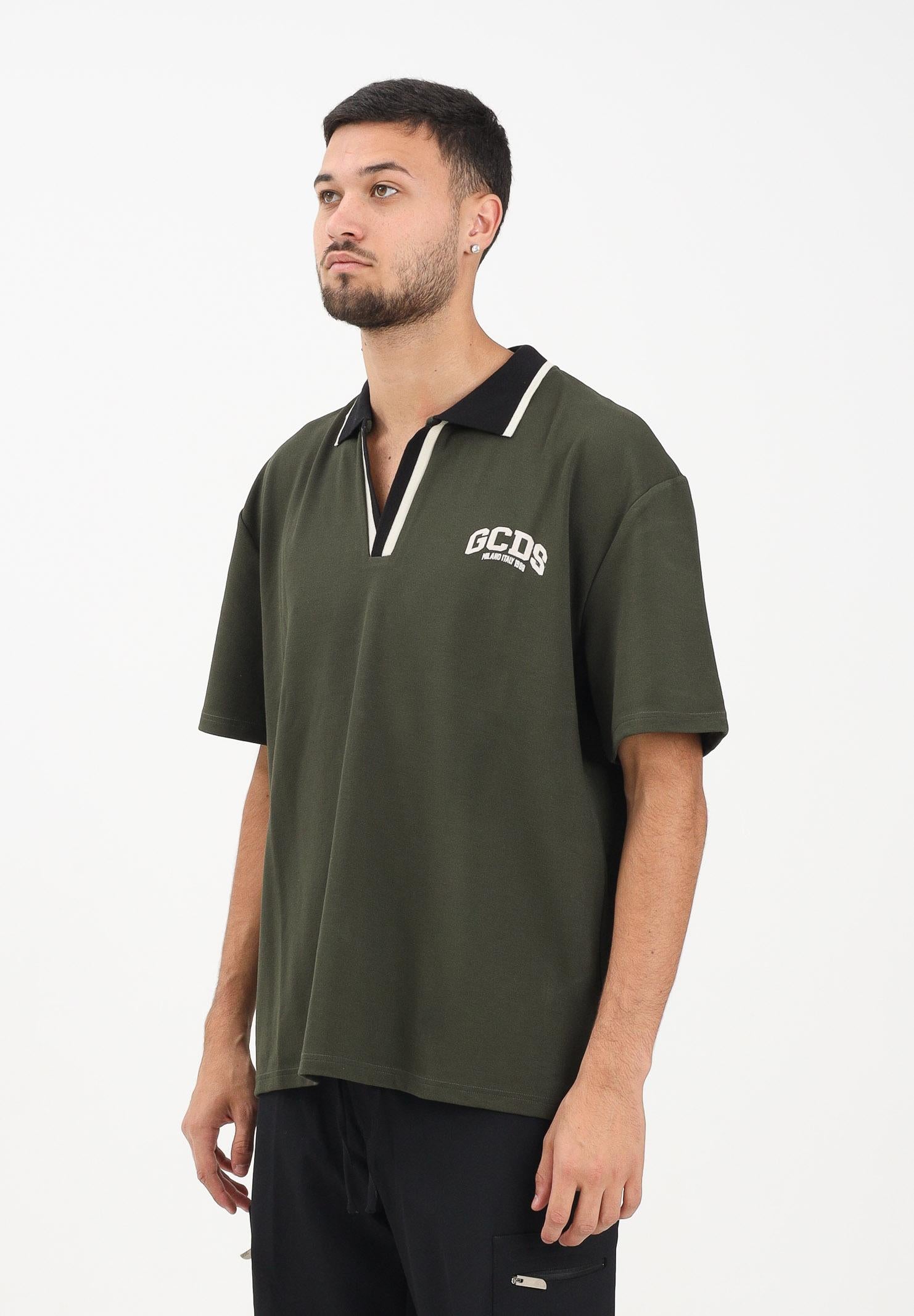 GCDS Polo a manica corta verde militare da uomo con Logo Lounge B2EM2500JJ6 88 GCDS