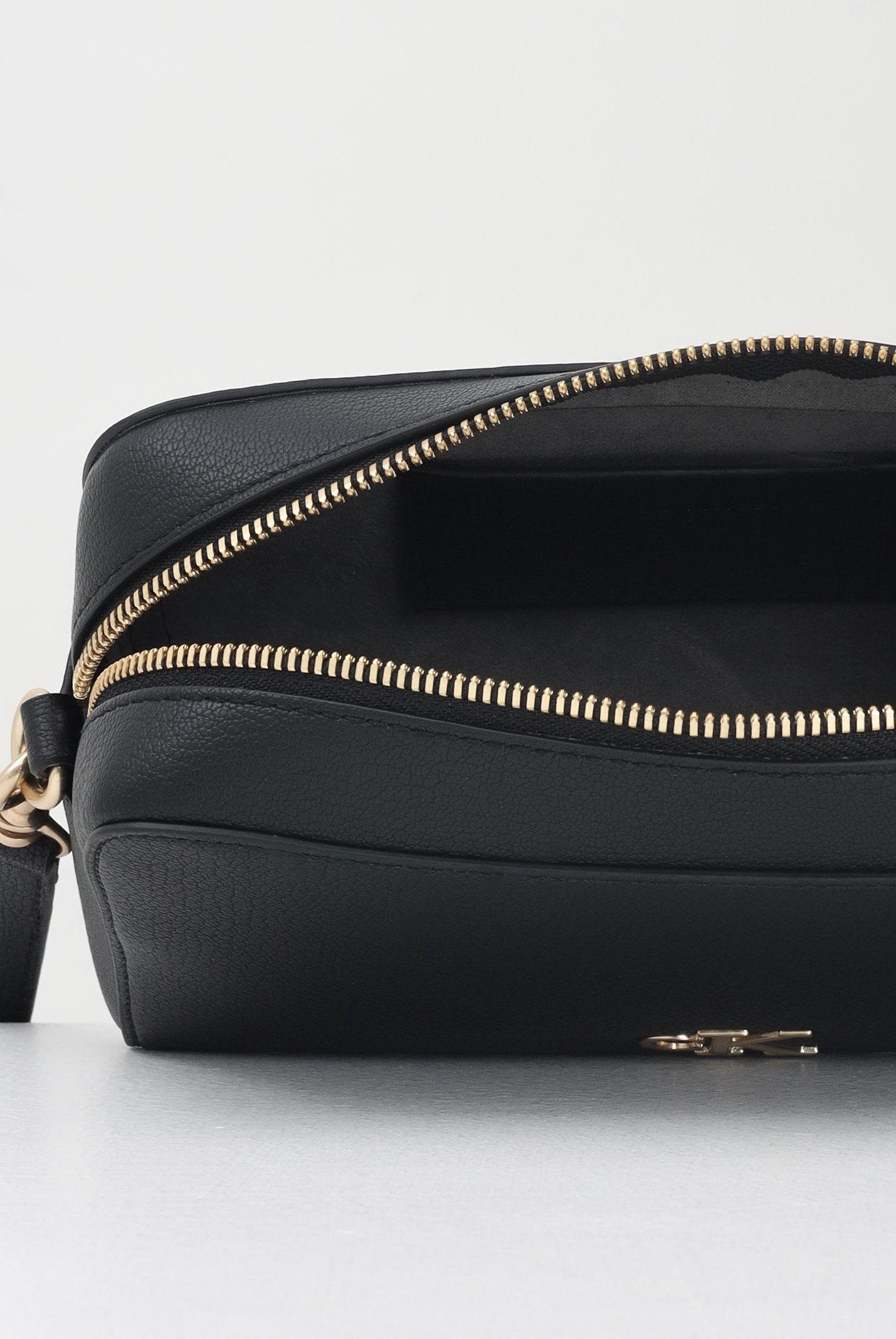 CALVIN KLEIN Borsa a tracolla nera da donna con logo LV04K3162G UB1 CALVIN KLEIN