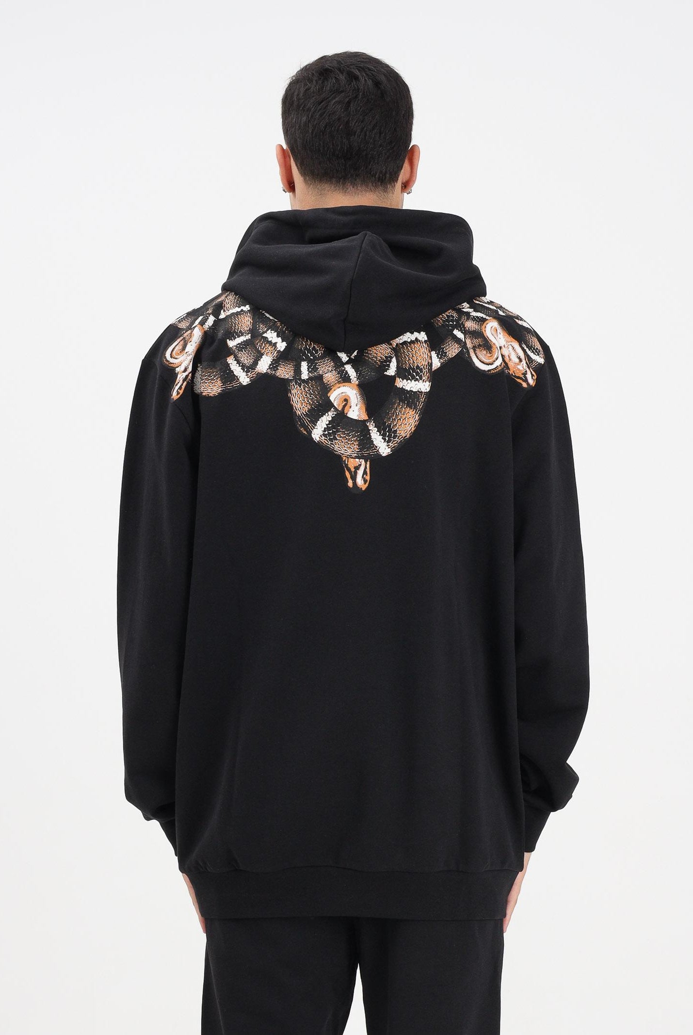 MARCELO BURLON COUNTY OF MILAN Felpa con cappuccio nera da uomo caratterizzata da stampa di serpente F5CAMAHS066 110 MARCELO BURLON COUNTY OF MILAN