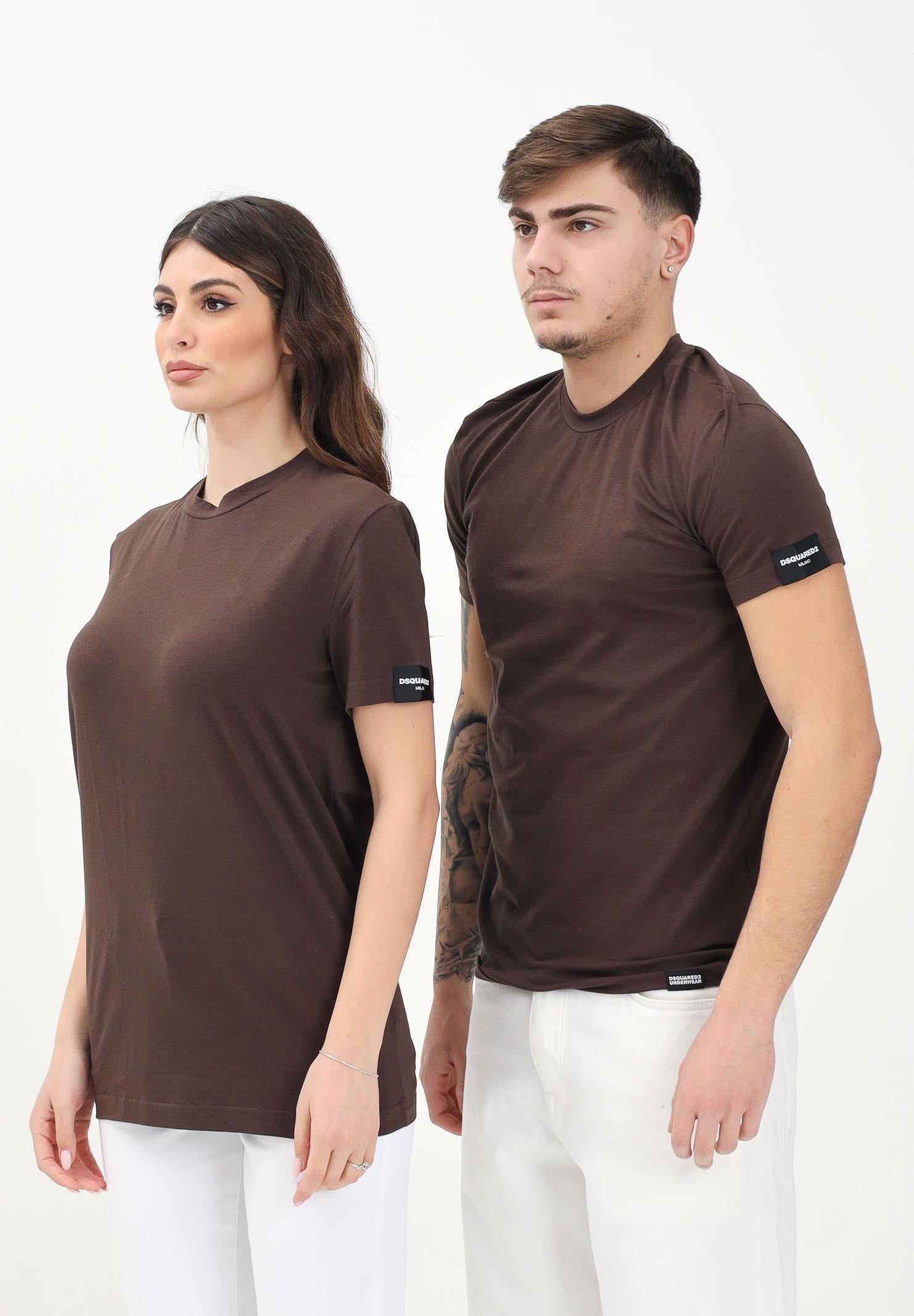 DSQUARED2 T-shirt a manica corta marrone per uomo e donna con patch logo D9M205720 217 DSQUARED2