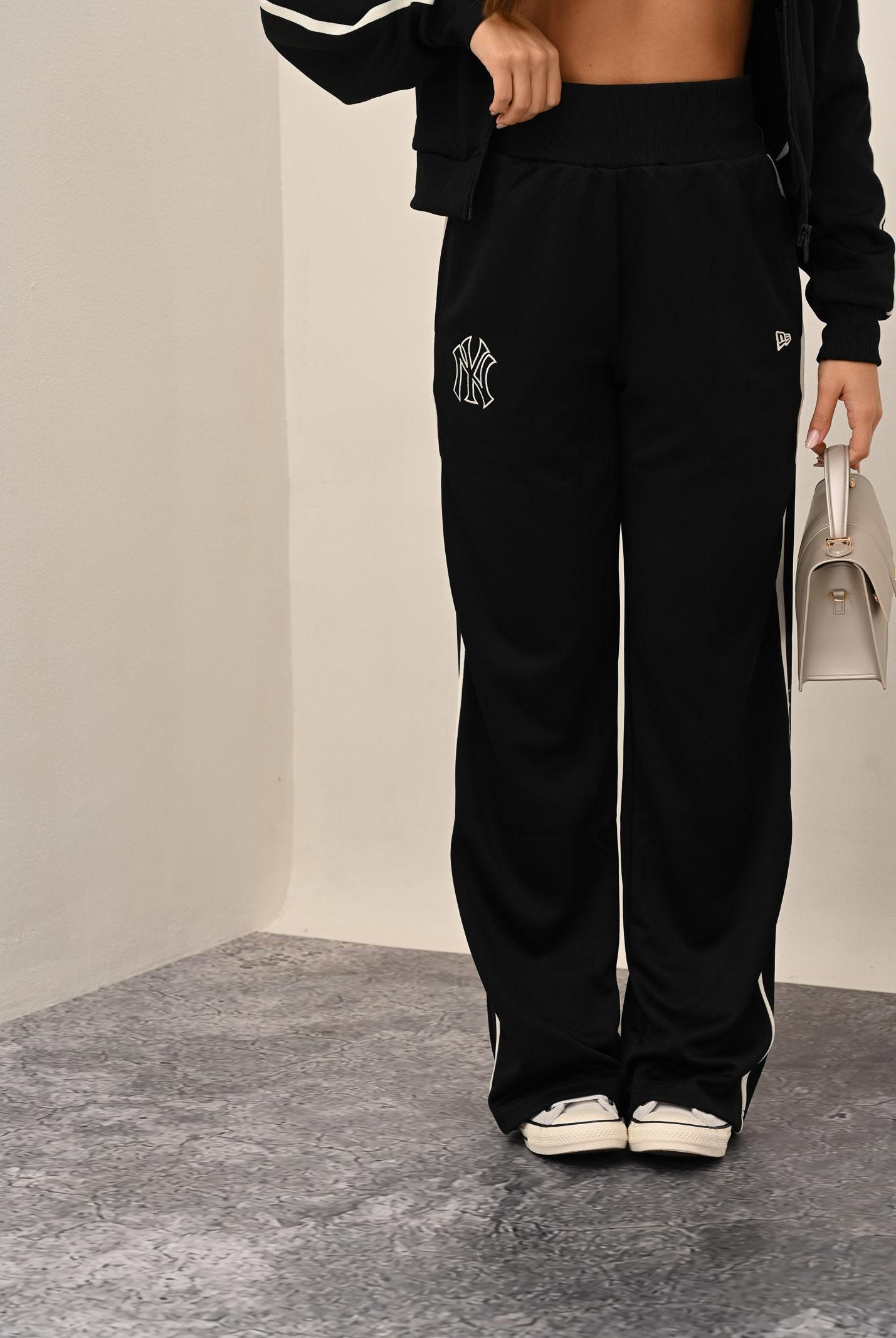 NEW ERA Pantalone sportivo Track New York Yankees MLB Midi Logo nero da donna 60684424 . NEW ERA