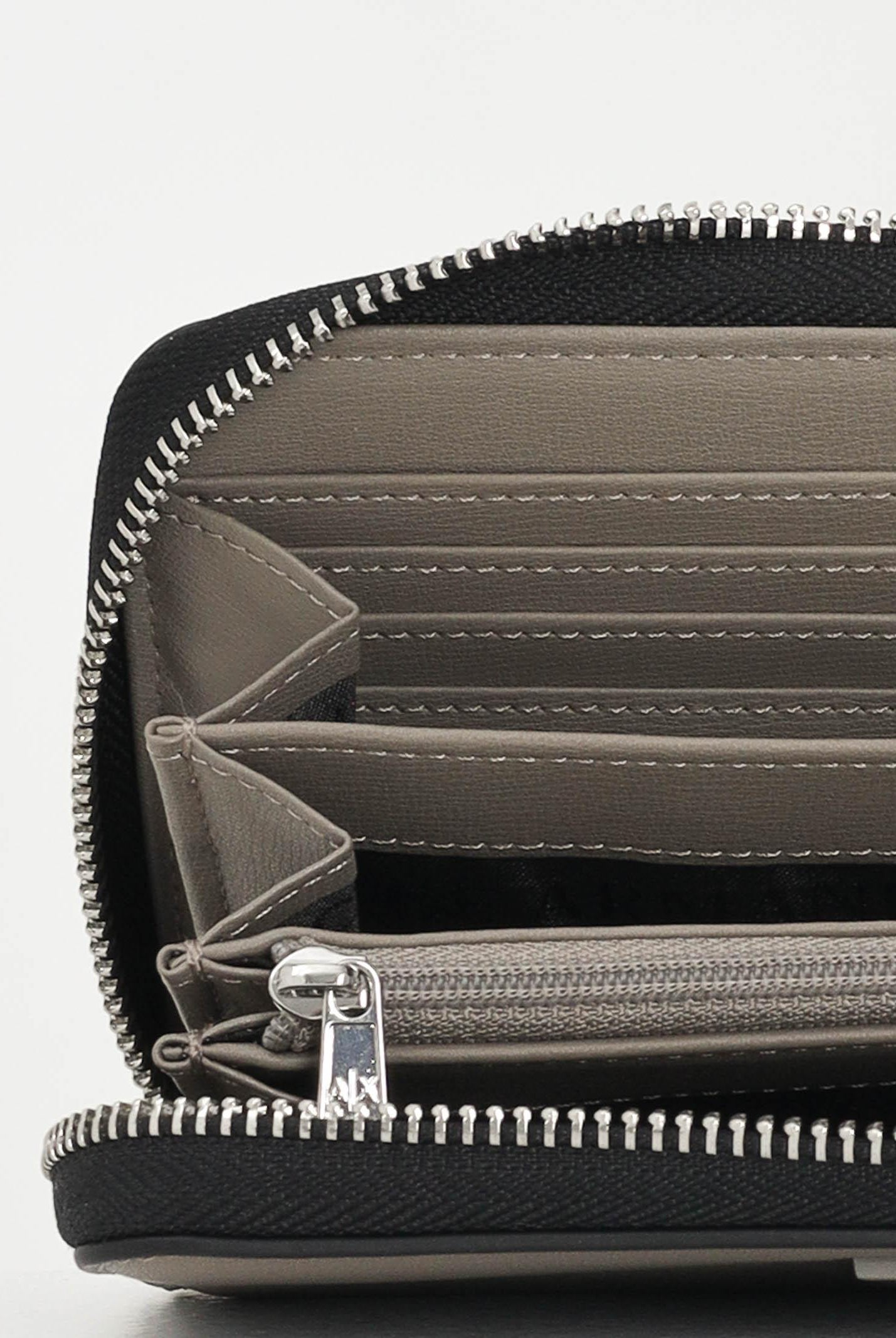 ARMANI EXCHANGE Portafogli color fango da donna con placca logo 9484860A874 U6242 ARMANI EXCHANGE