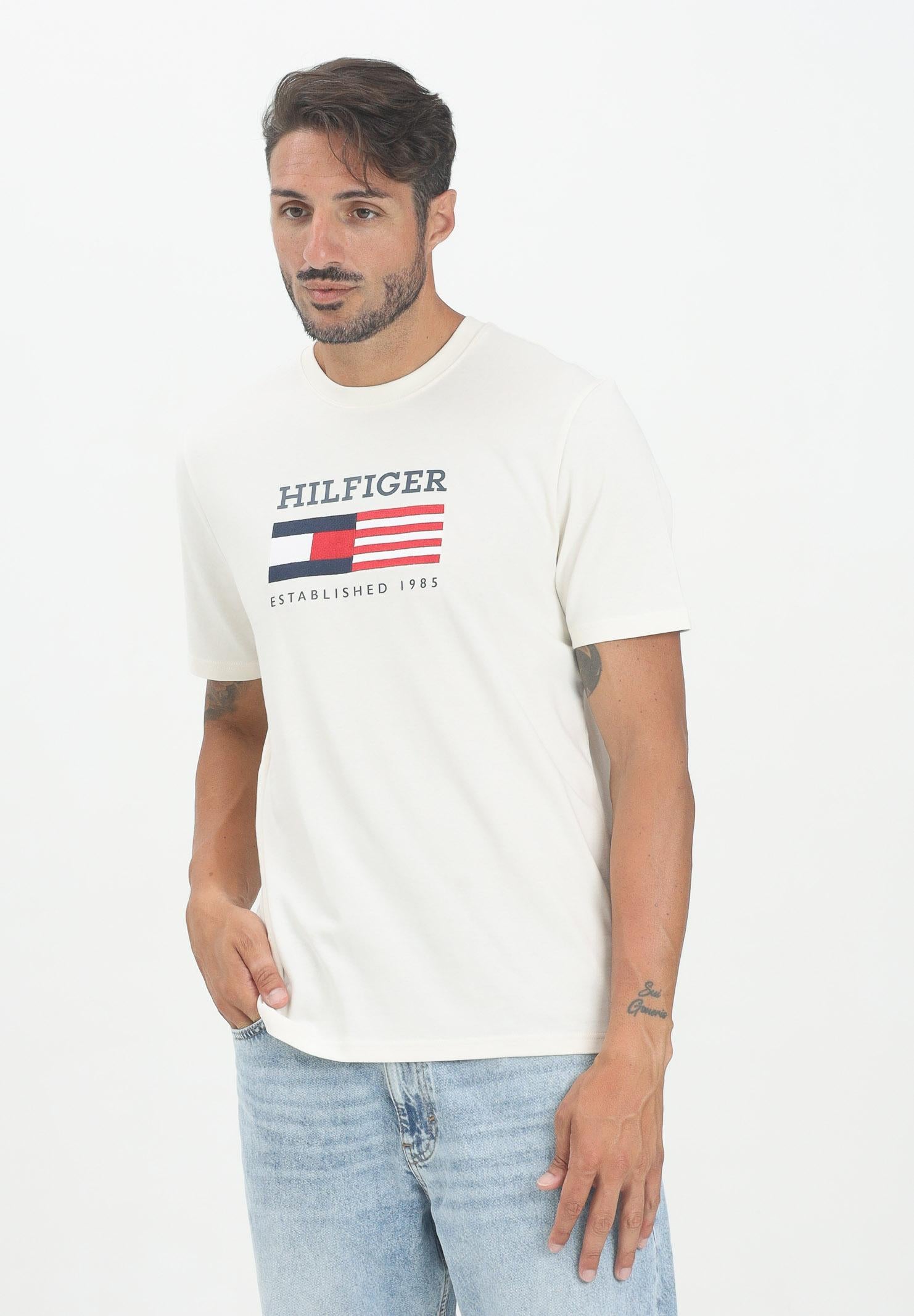 TOMMY HILFIGER T-shirt a manica corta panna da uomo con logo MW0MW39843Z00 TOMMY HILFIGER