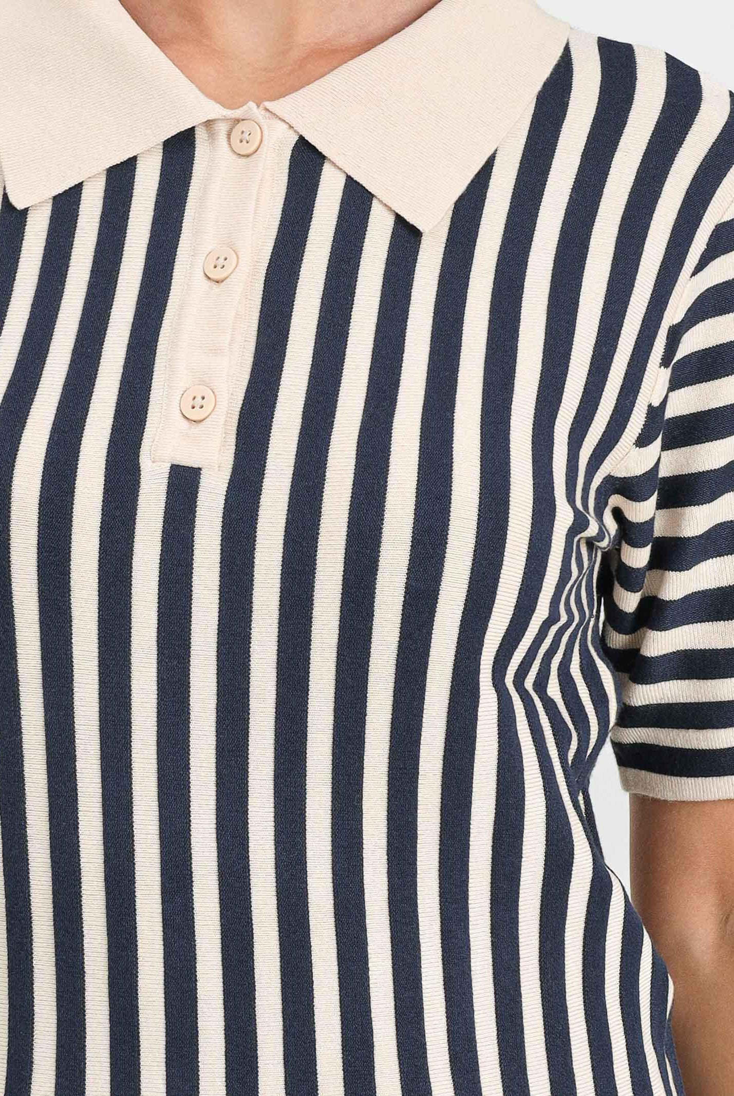 JDY Polo da donna caratterizzata da righe verticali in contrasto beige e blu navy 15354079 ECLIP JDY