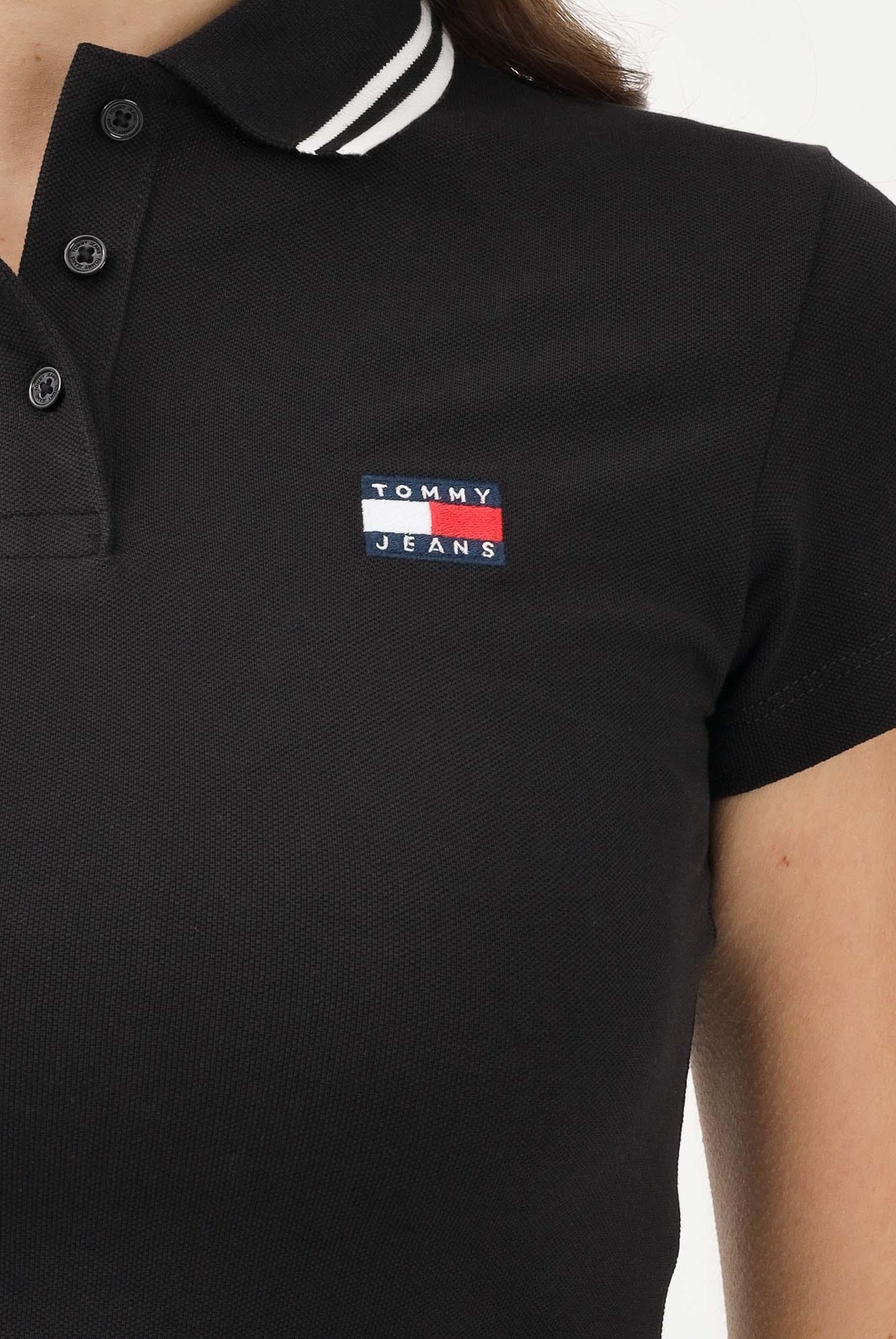 TOMMY JEANS Polo a manica corta nera da donna con logo DW0DW21932 BDS TOMMY JEANS