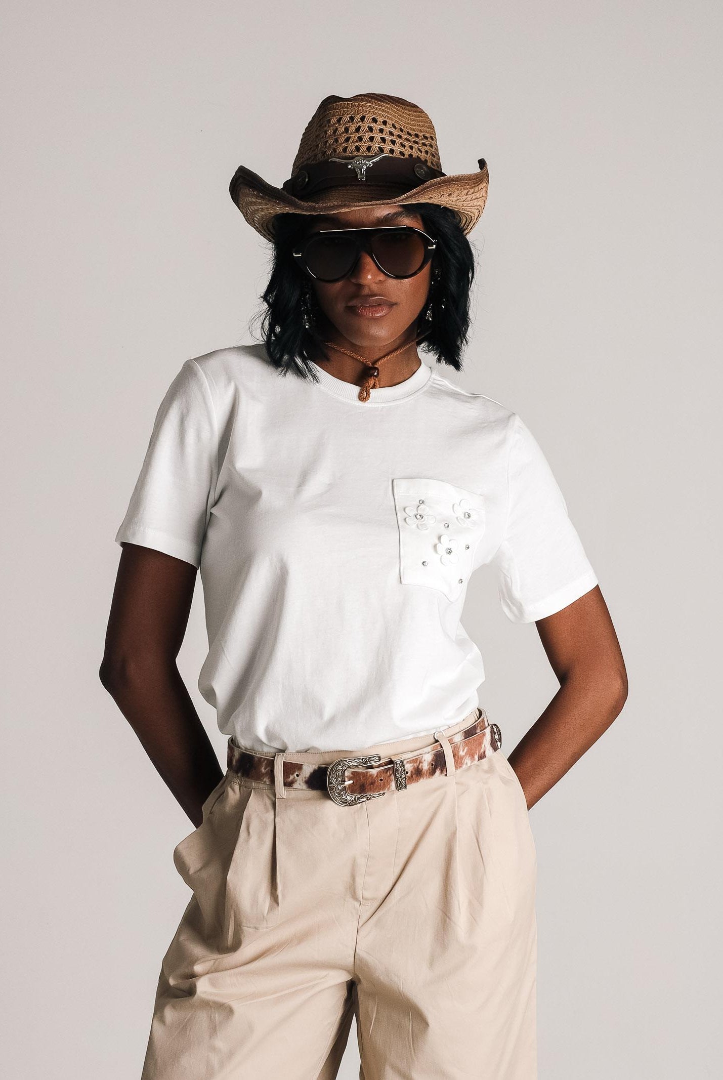 ONLY T-shirt a manica corta bianca da donna con taschino decorato 15371980 CLDEPO ONLY