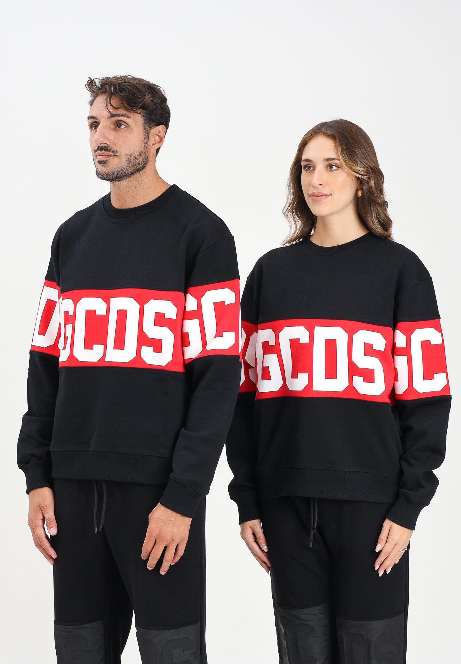 GCDS Felpa girocollo nera per uomo e donna con inserto rosso e logo B1XM1511JD1 99 GCDS