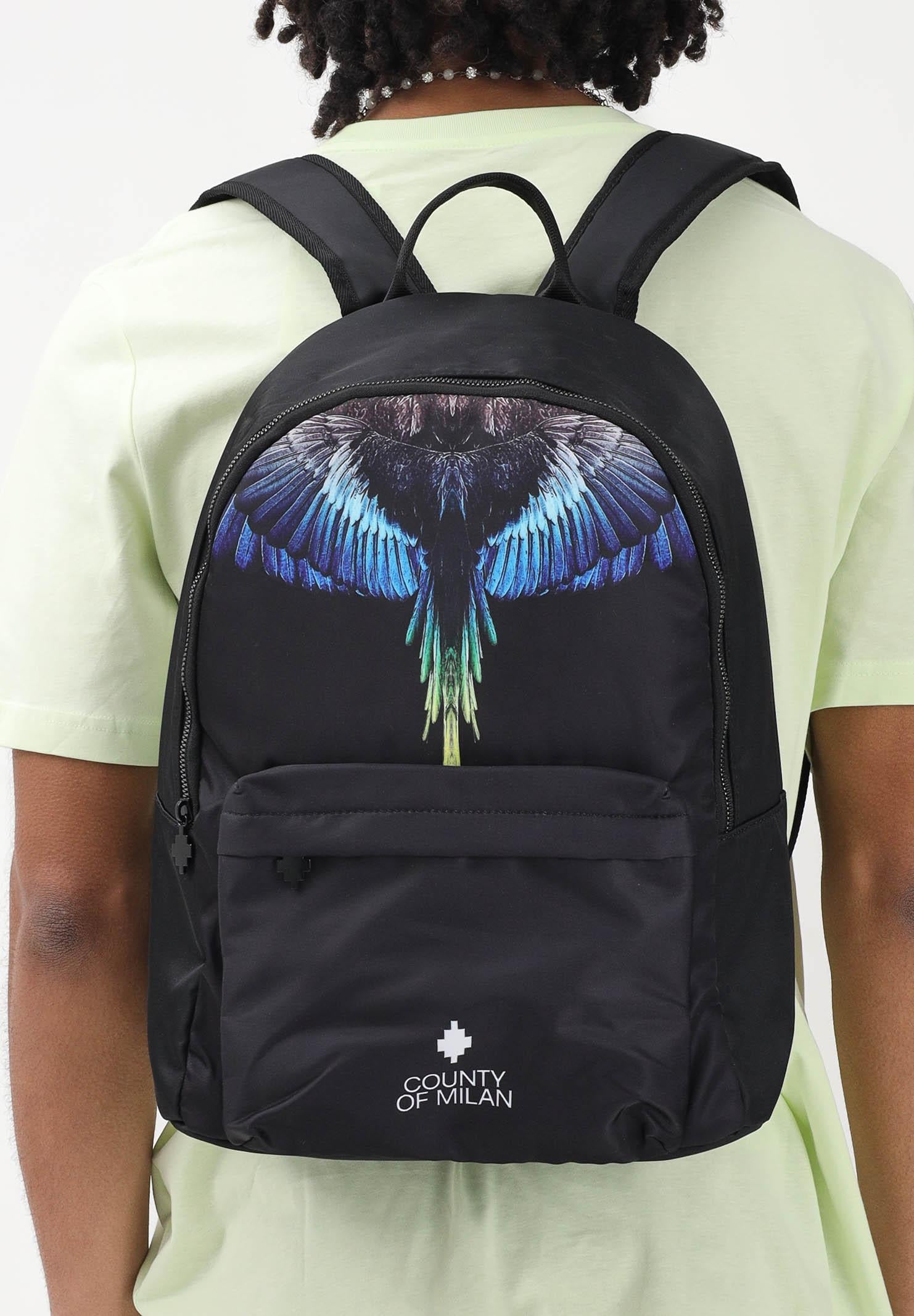 MARCELO BURLON COUNTY OF MILAN Zaino nero per uomo e donna con stampa ali e logo COMAS2603090895 . MARCELO BURLON COUNTY OF MILAN