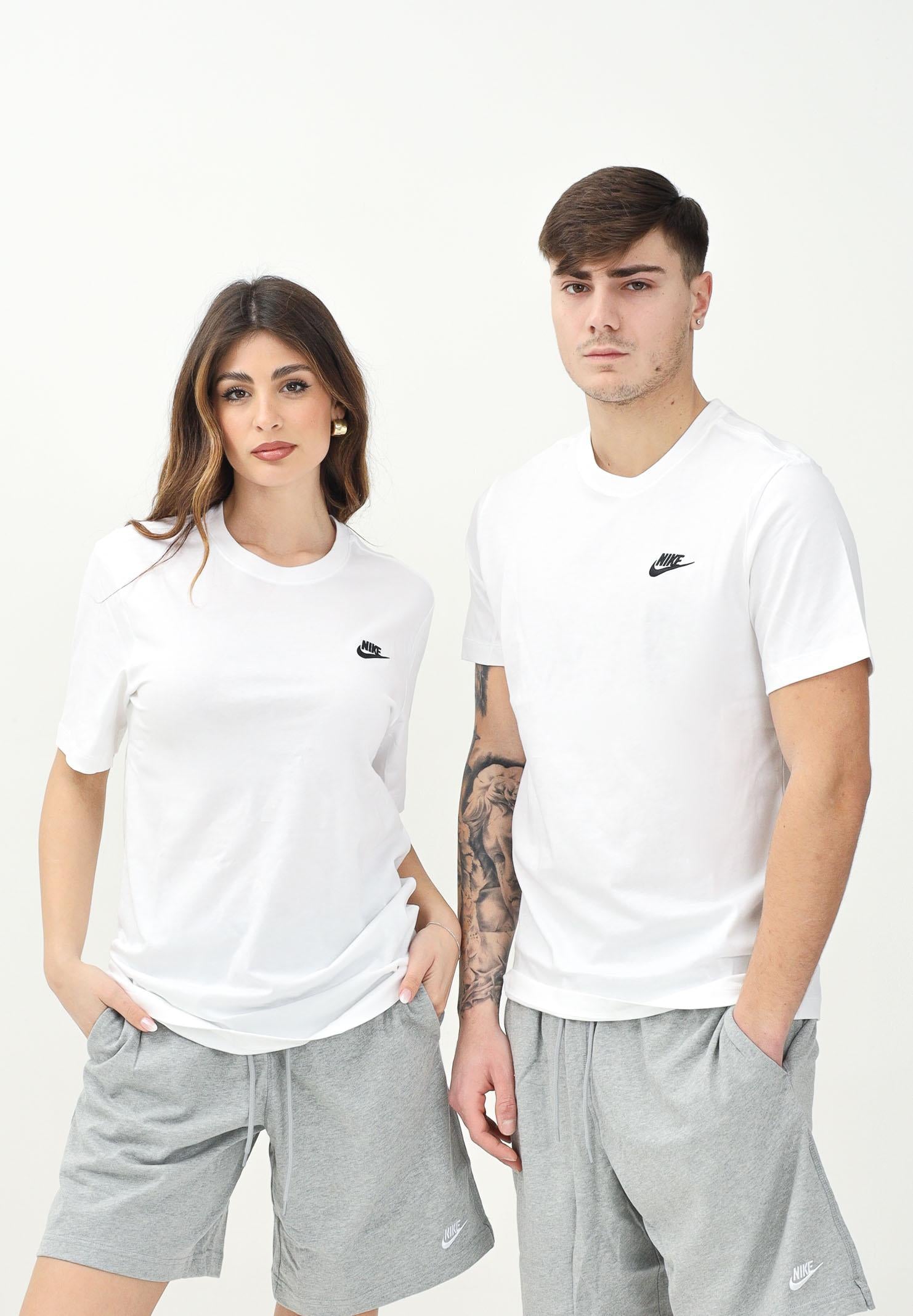 NIKE T-shirt a manica corta Nike Sportswear Club bianca per uomo e donna AR4997 101 NIKE