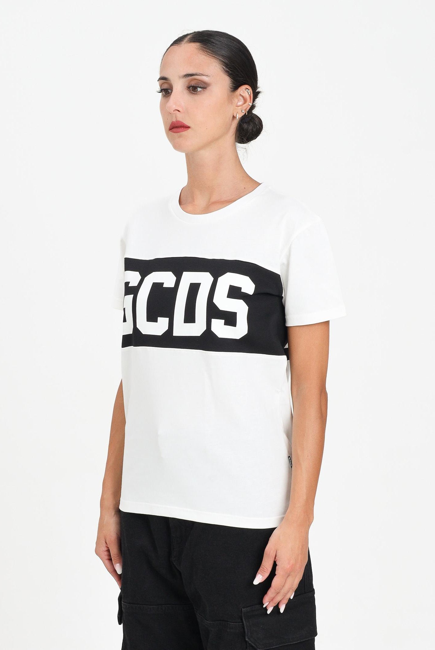 GCDS T-shirt a manica corta bianca per donna, ragazzi e bambini con fascia nera logata B2JU2329JF1 15 GCDS