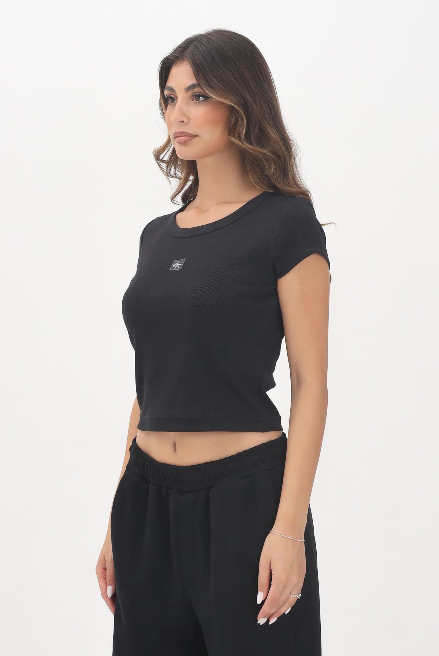 CALVIN KLEIN JEANS T-shirt a manica corta nera da donna con logo LV047C200GUB1 . CALVIN KLEIN JEANS