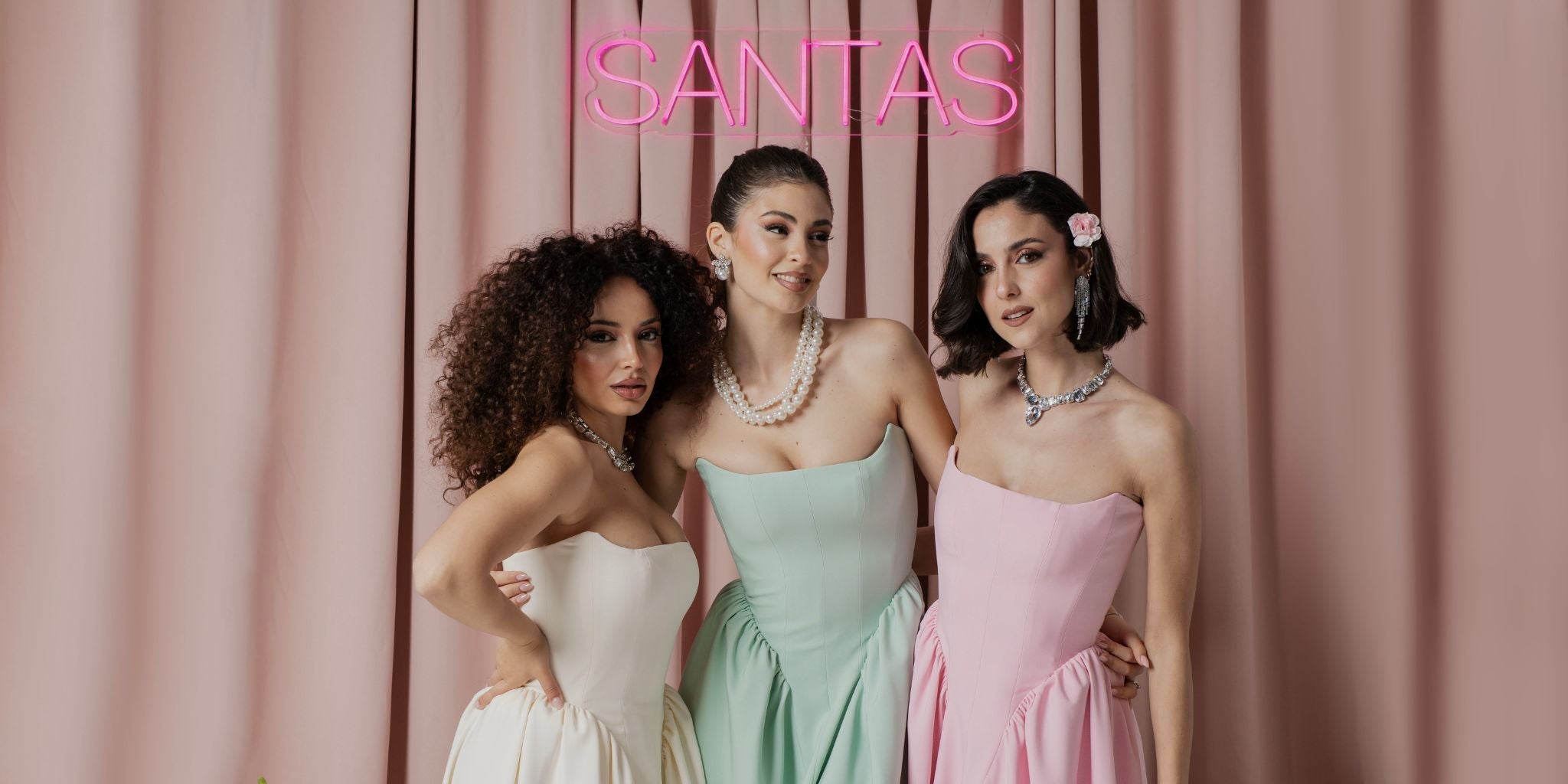 La nuova collezione SS25 firmata Santas