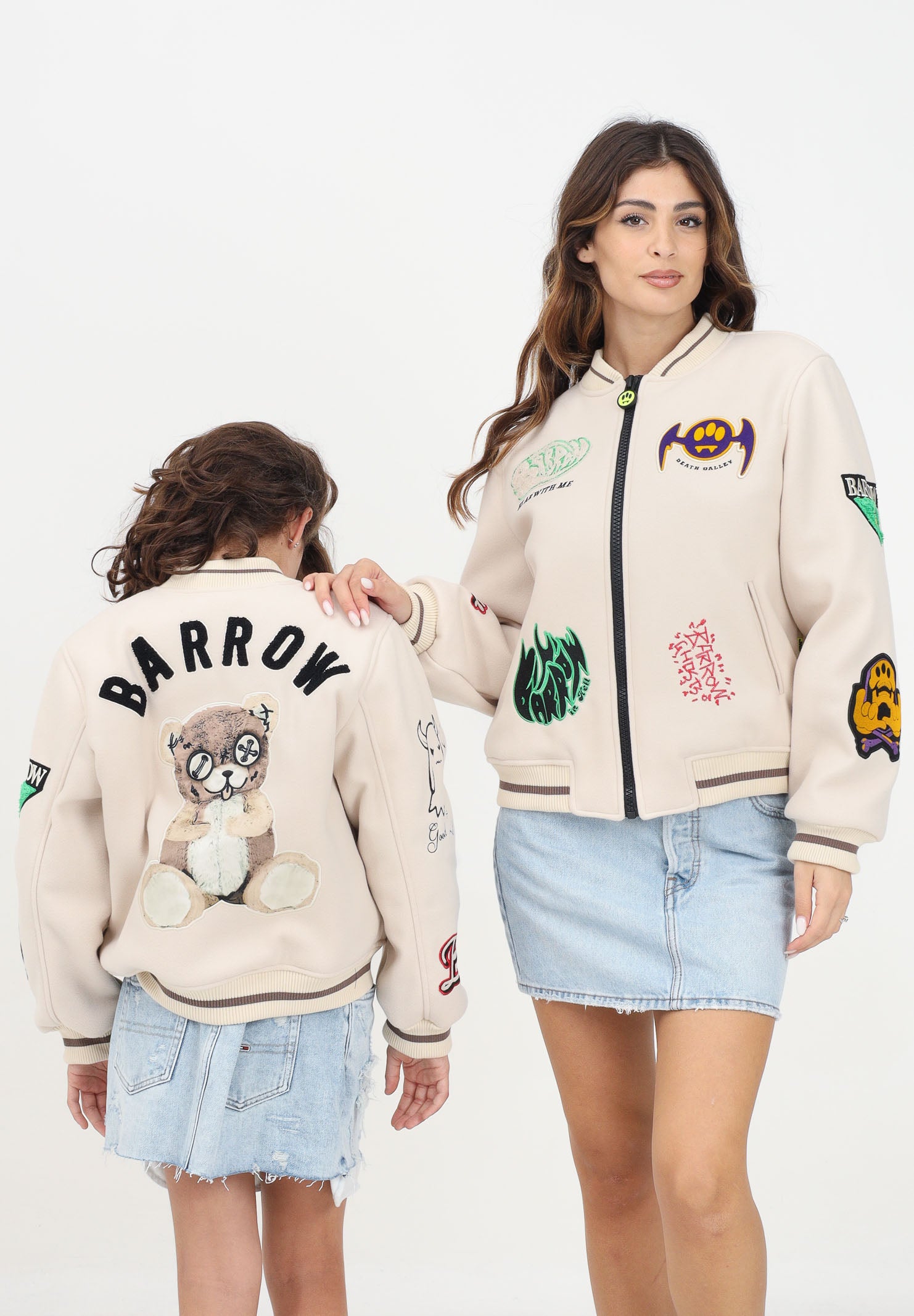 Bomber beige per donna e bambina con una serie di patch colorate F4BKJUBO014 13 BARROW 