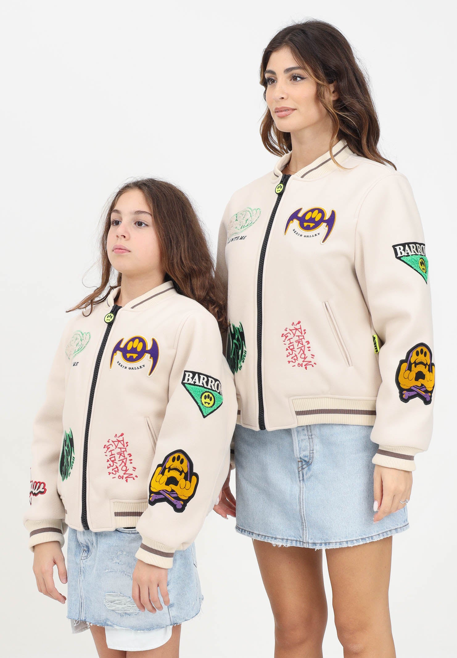 Bomber beige per donna e bambina con una serie di patch colorate F4BKJUBO014 13 BARROW 