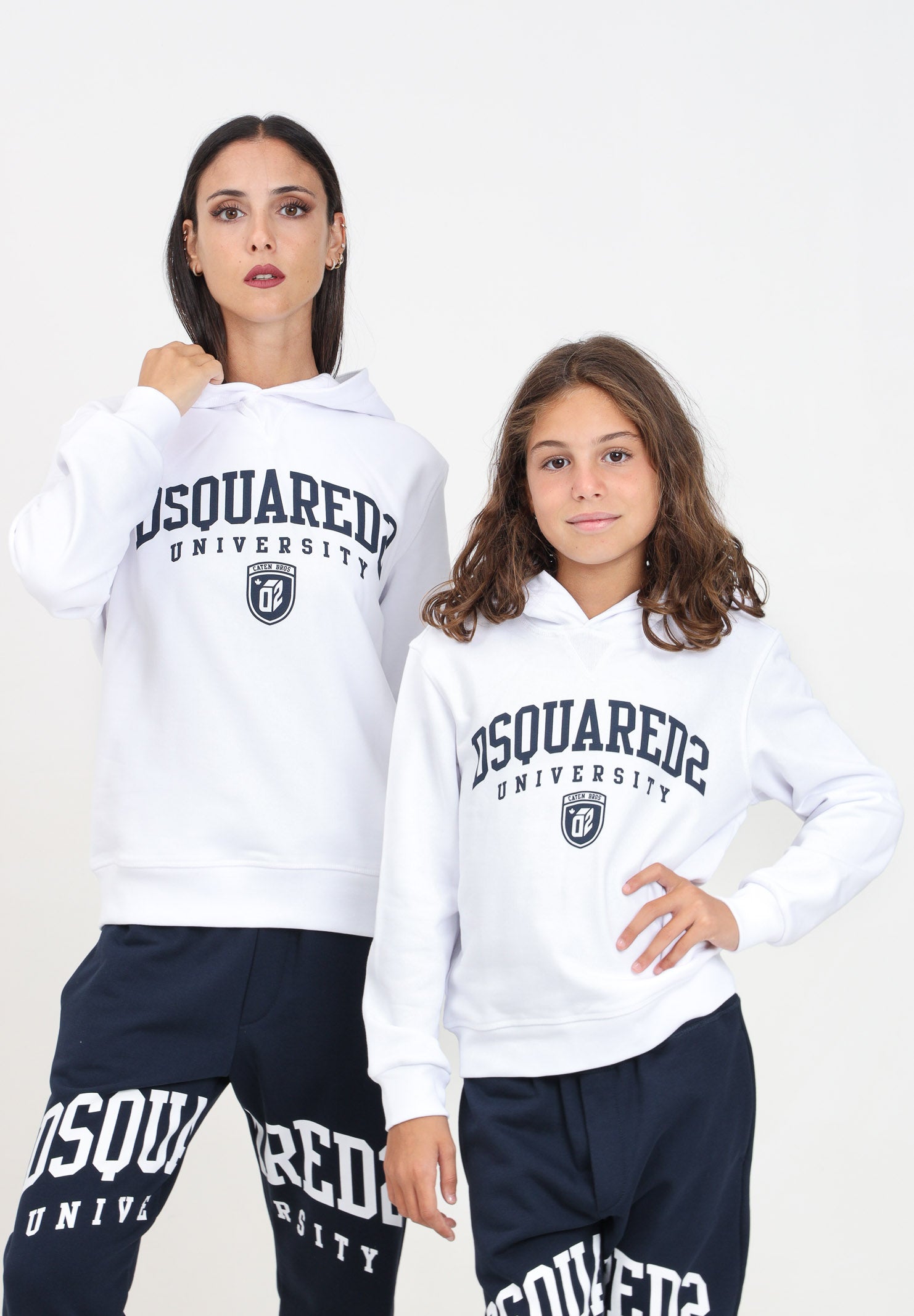 Felpa con cappuccio bianca per donna e bambina rifinita da logo stile college DQ2466D0094 DQ100 DSQUARED2 
