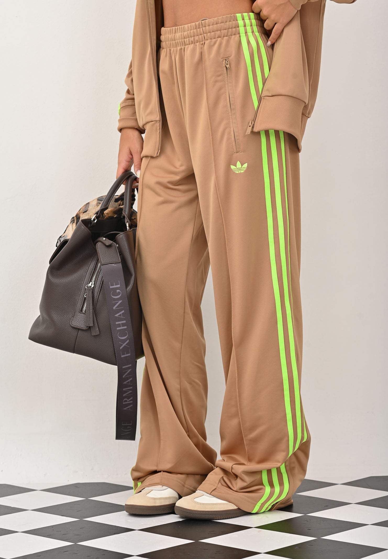 ADIDAS ORIGINALS Pantalone sportivo Adicolor Classic Firebird Loose beige da donna JW1230 . ADIDAS ORIGINALS 